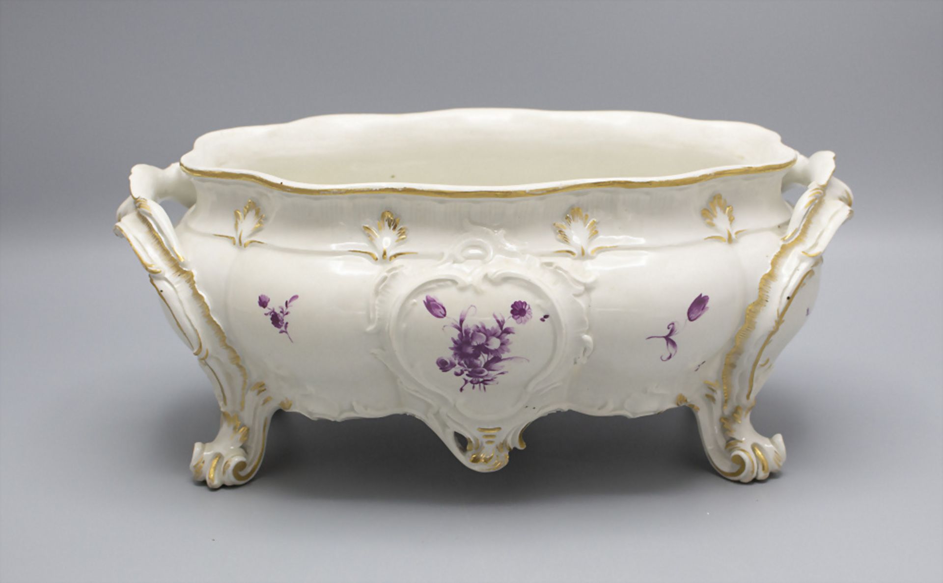 Porzellan Deckelterrine / A lidded porcelaine tureen, Ludwigsburg, um 1765 - Image 2 of 7