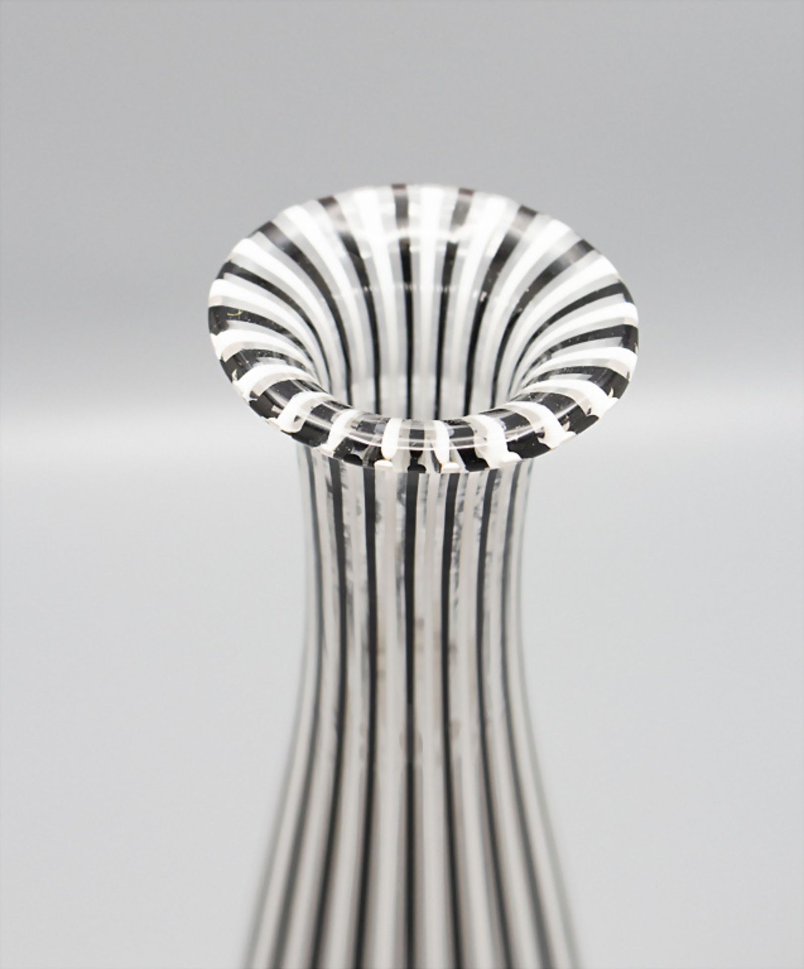 Solifleur Vase / A glass vase, Murano, Mitte 20. Jh. - Image 2 of 3