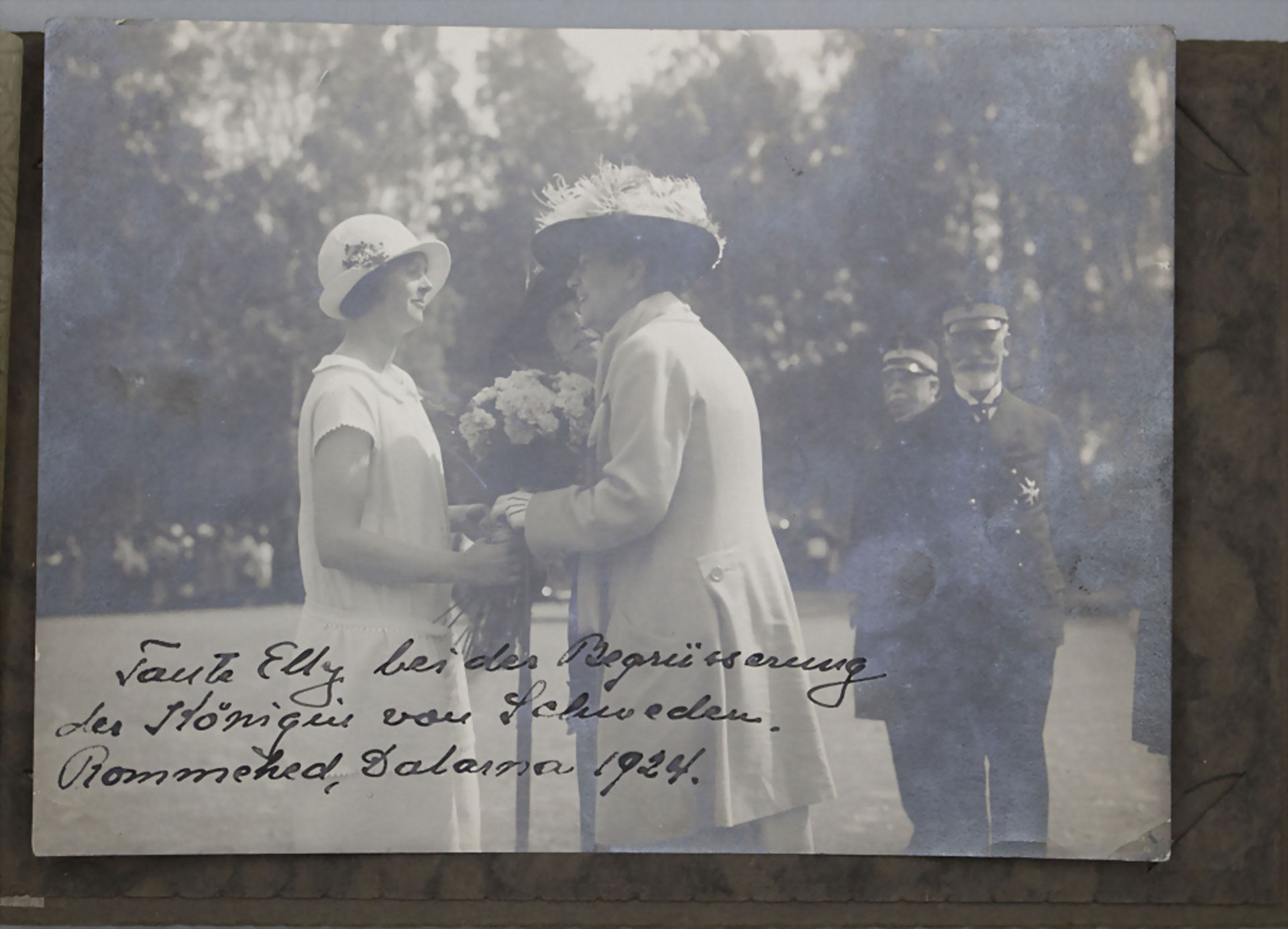 Fotografie Begrüßung Königin Viktoria von Schweden (1862-1930), Rommehed, 1924