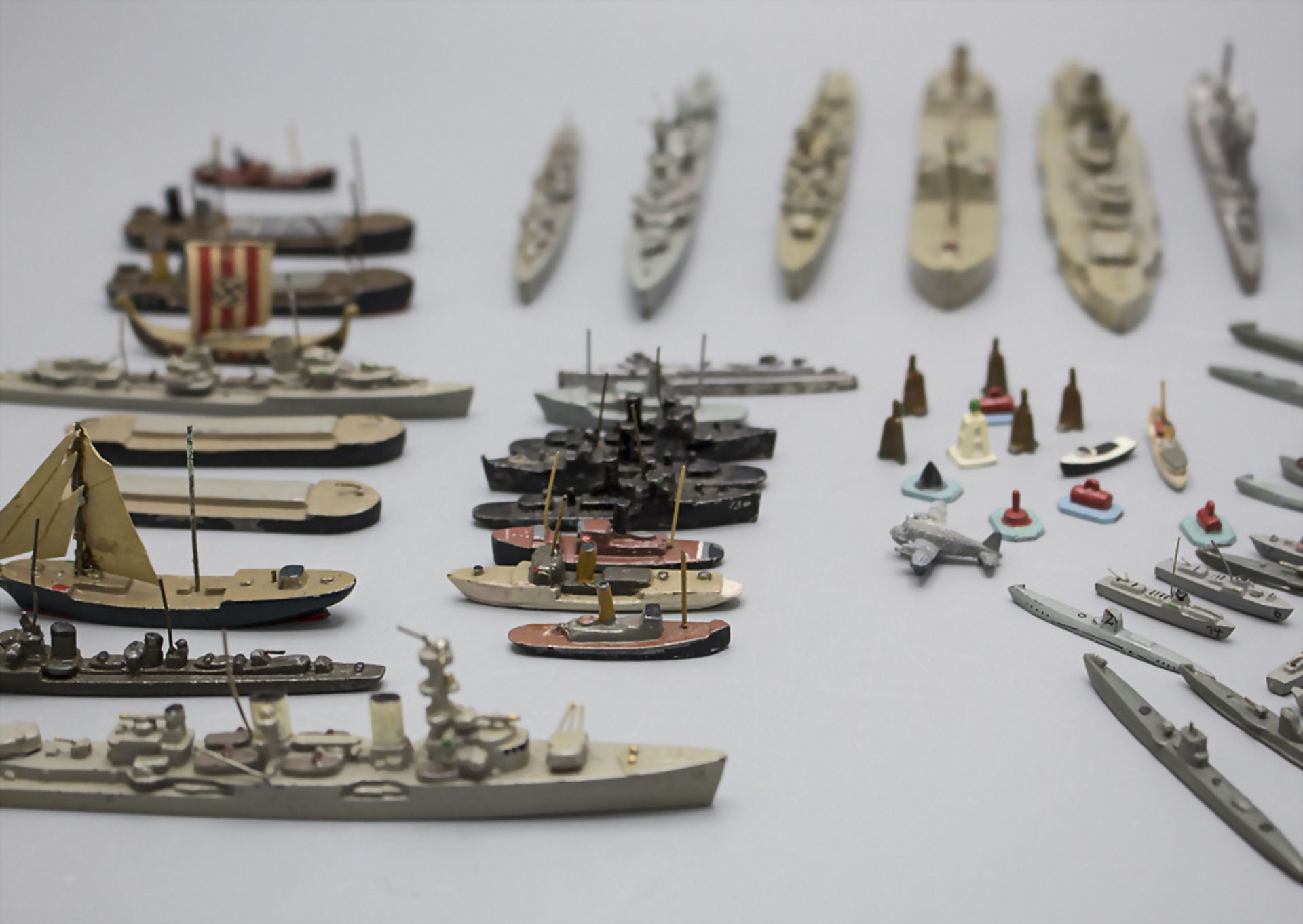 Konvolut Schiffsmodelle / A collection of ship models, Wiking, 3. Reich, um 1940 - Bild 2 aus 3