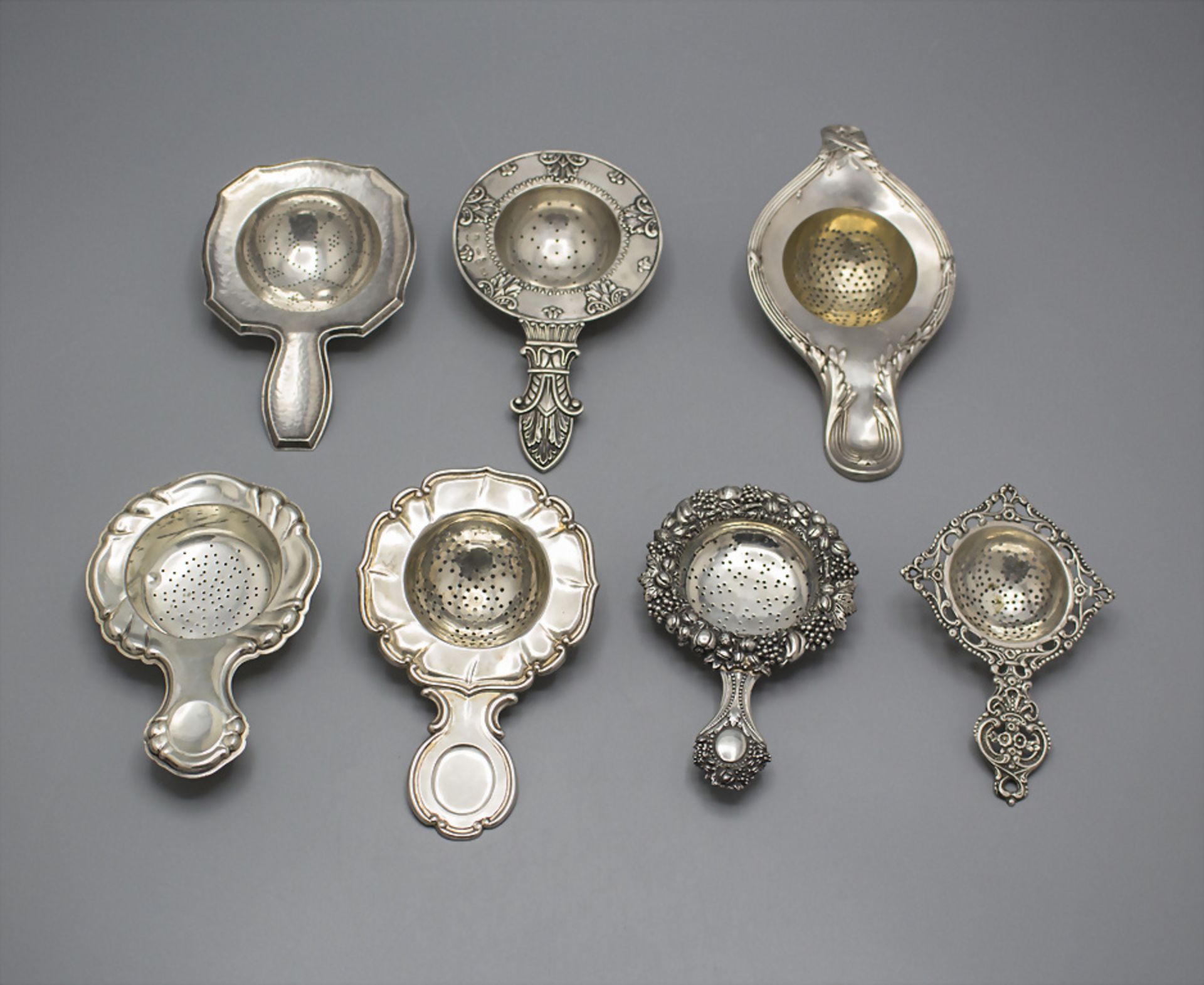 Konvolut aus 7 Teesieben / A set of 7 silver tea strainers, um 1900