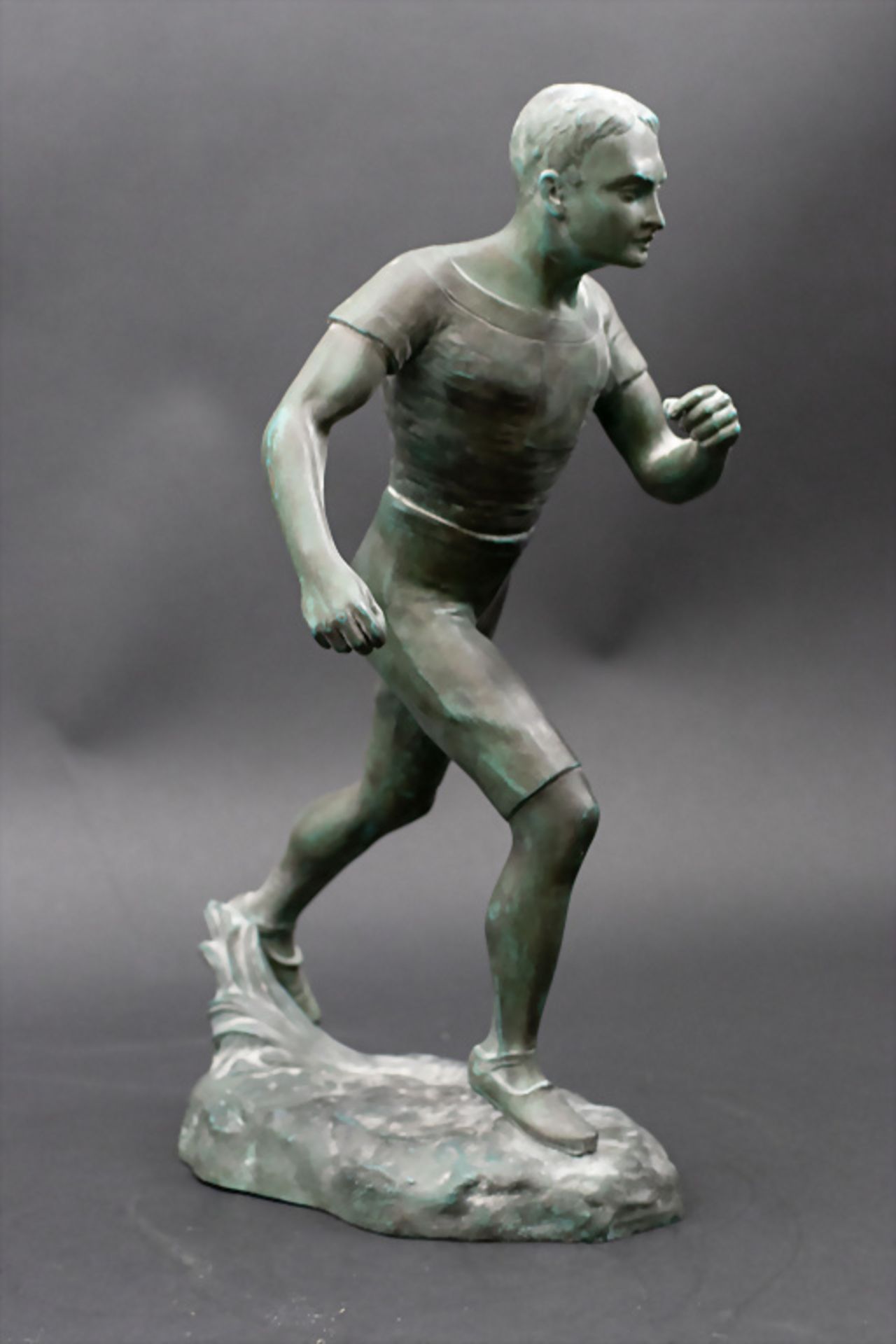 Sportlerfigur 'Läufer' / A sportsman figure of a runner, Frankreich, um 1920 - Image 6 of 8