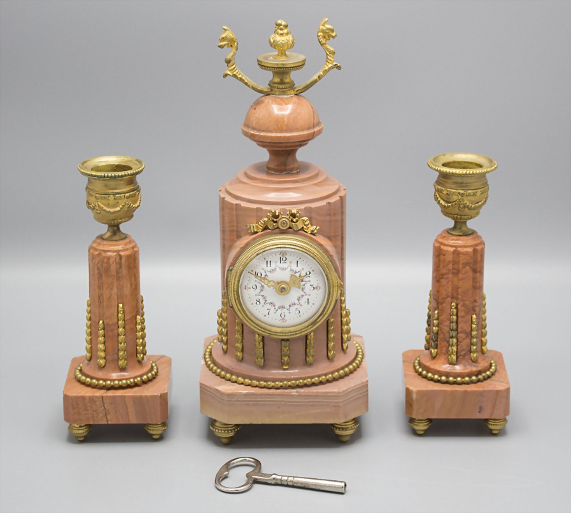 Kaminuhr mit Beistellern / A mantel clock with candlesticks, Swiss / Schweiz, um 1900