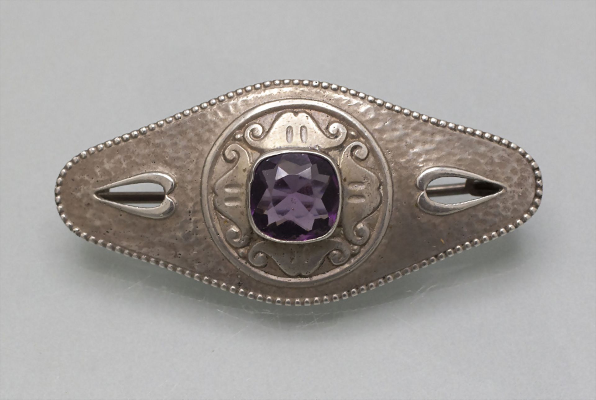 Jugendstil Silberbrosche mit Amethyst / An silver Art Nouveau brooch with amethyst, deutsch, ...