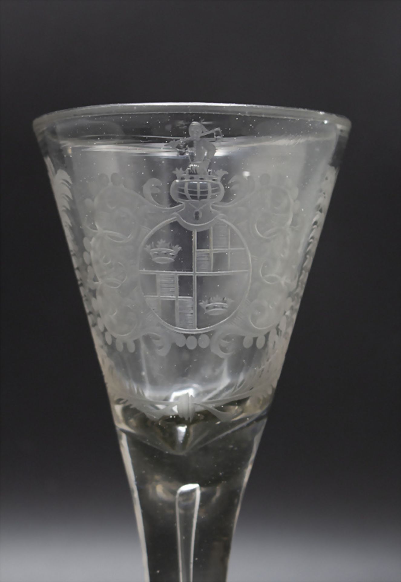 Spitzkelch mit Wappen / A glass goblet with coat of arms, Weserbergland oder Lauenstein, 18. Jh. - Image 2 of 3