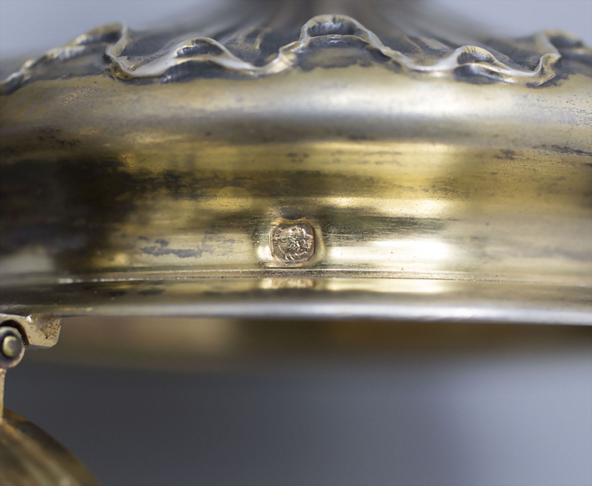 Jugendstil Schenkkrug mit Silbermontur / An Art Nouveau glass decanter with silver mount, wohl ... - Image 5 of 7
