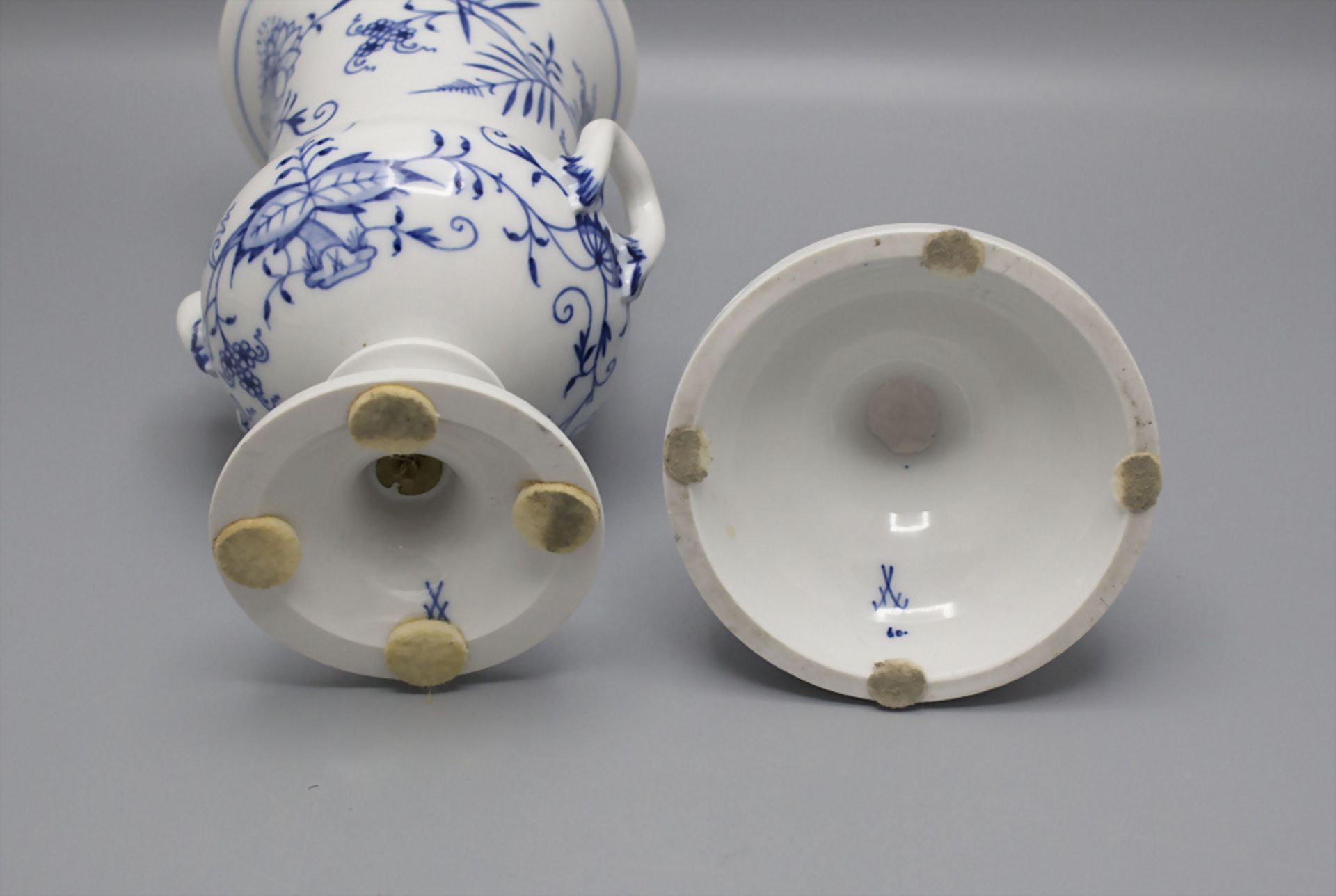 3 Teile Zwiebelmuster / 3 pieces of porcelain with onion pattern, Meissen, 20. Jh. - Bild 6 aus 6