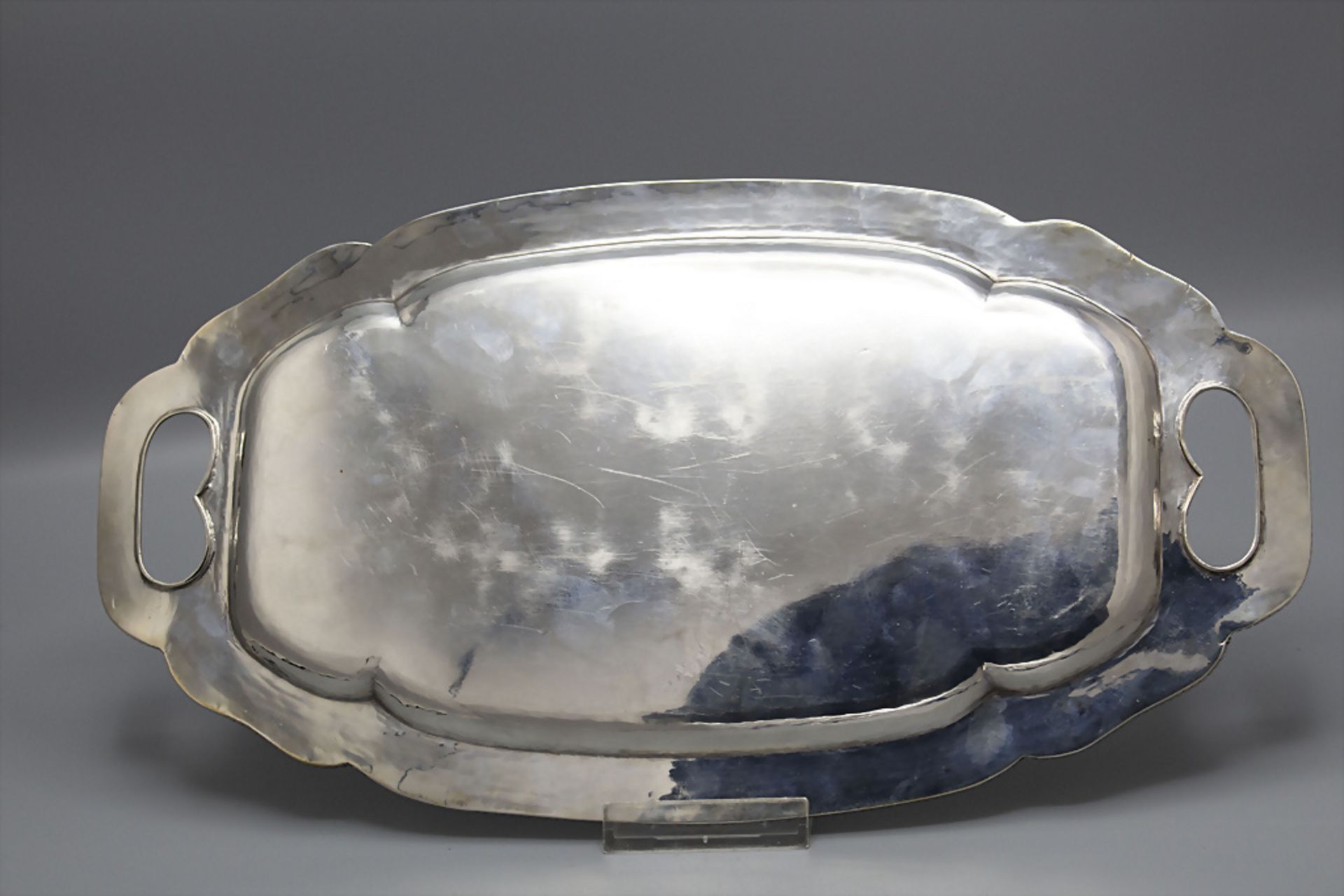 Silbertablett mit Perlrand / A silver tray, Wien, um 1910 - Image 2 of 4