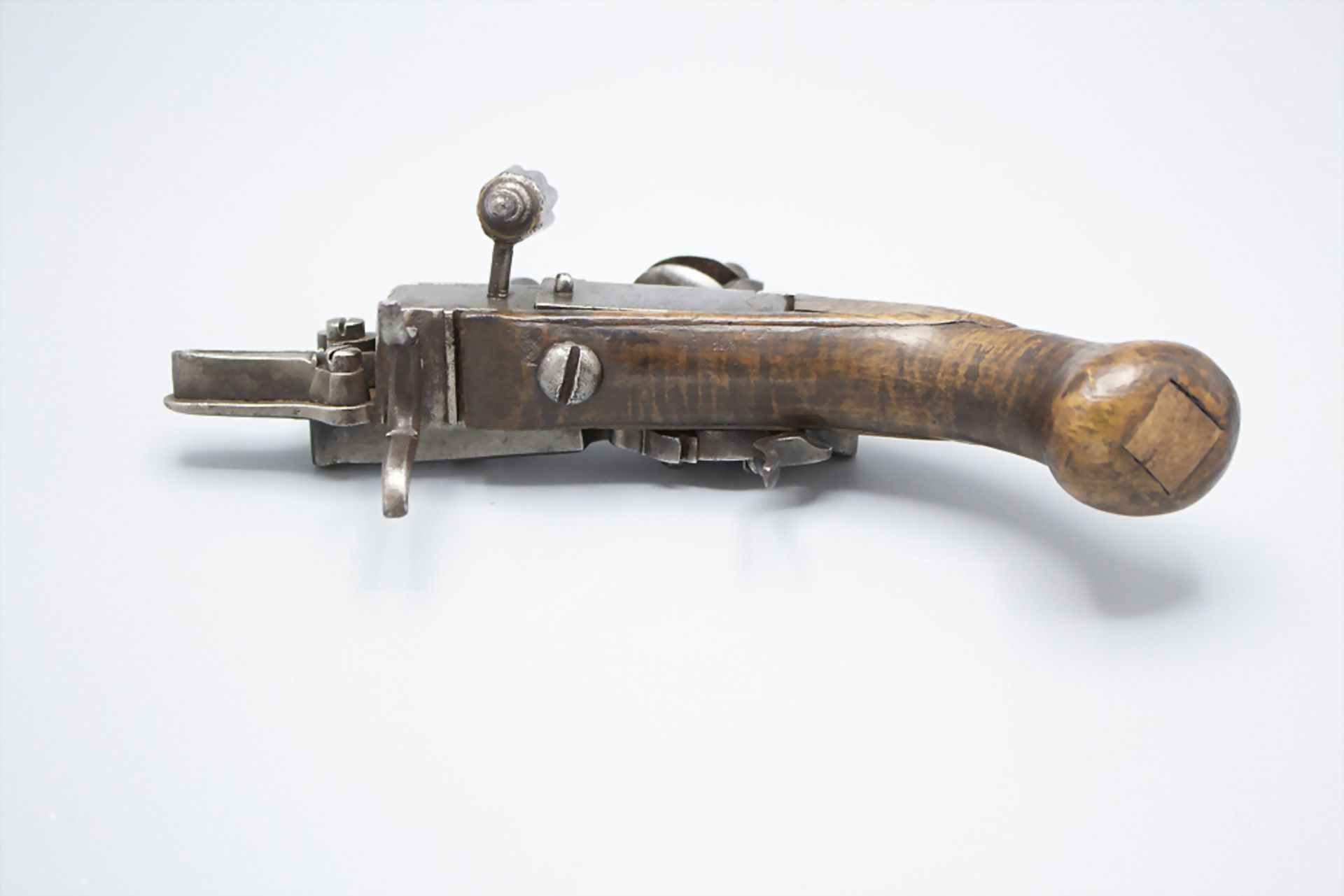 Seltenes Steinschloss-Tischfeuerzeug / A rare flintlock tinder lighter, England, 18. Jh. - Bild 4 aus 7