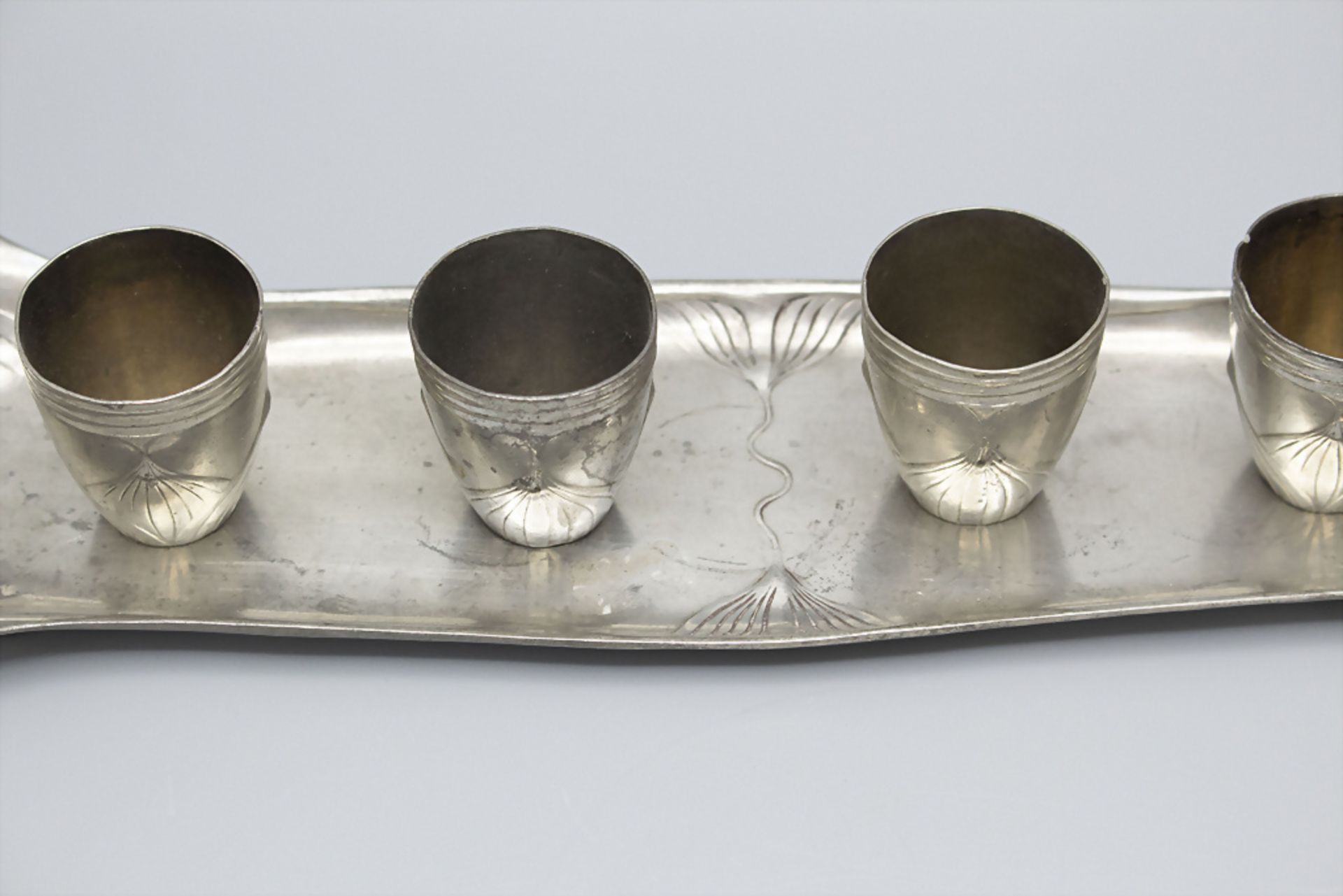 Jugendstil Tablett mit 4 Schnapsbechern / An Art Nouveau tray with 4 shot cups, Orivit, Köln, ... - Image 2 of 5