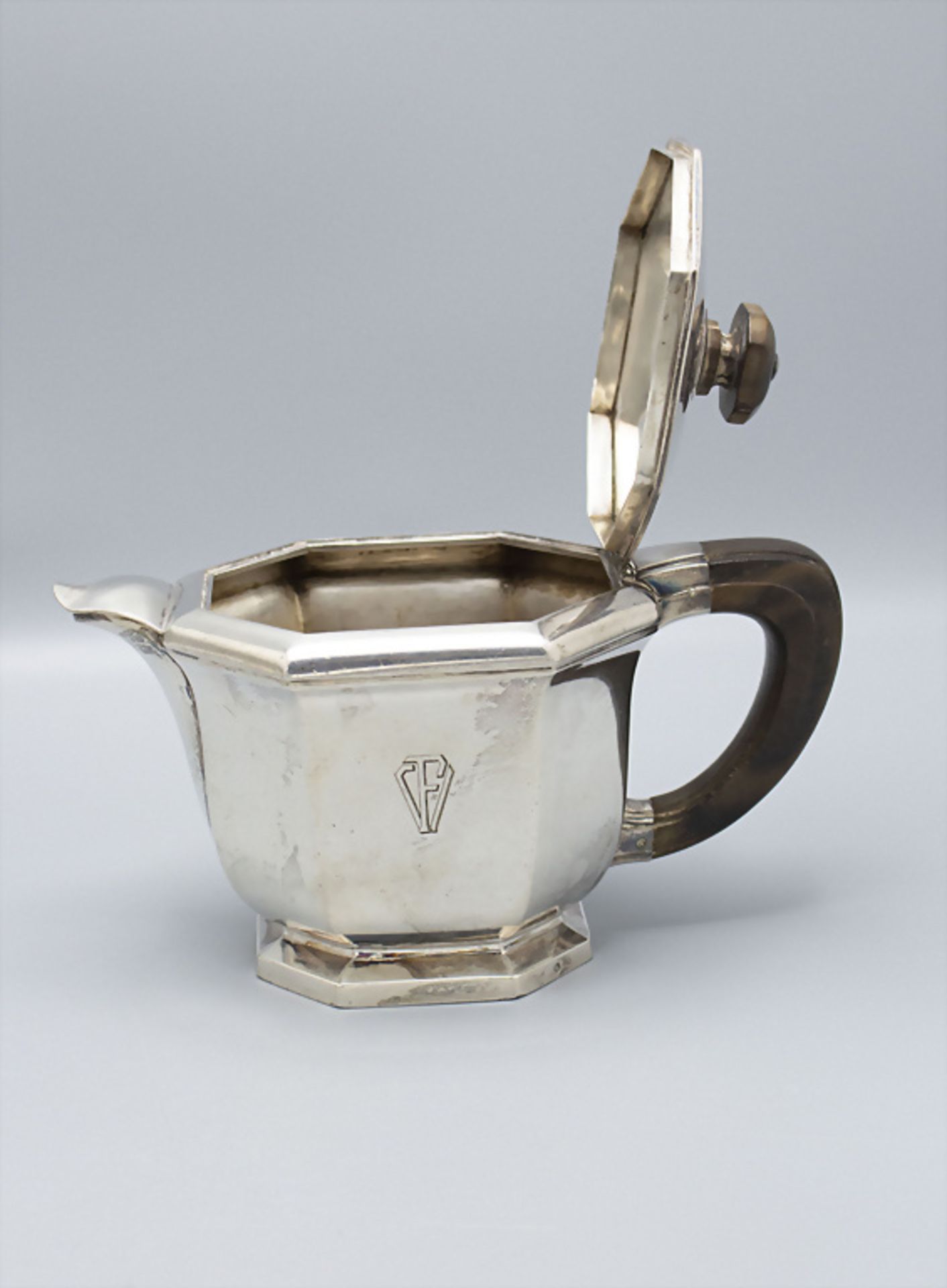 Art Déco Kaffee- und Teekern / An Art Déco silver coffee and tea set, C. Keller, Paris, um 1925 - Bild 4 aus 6