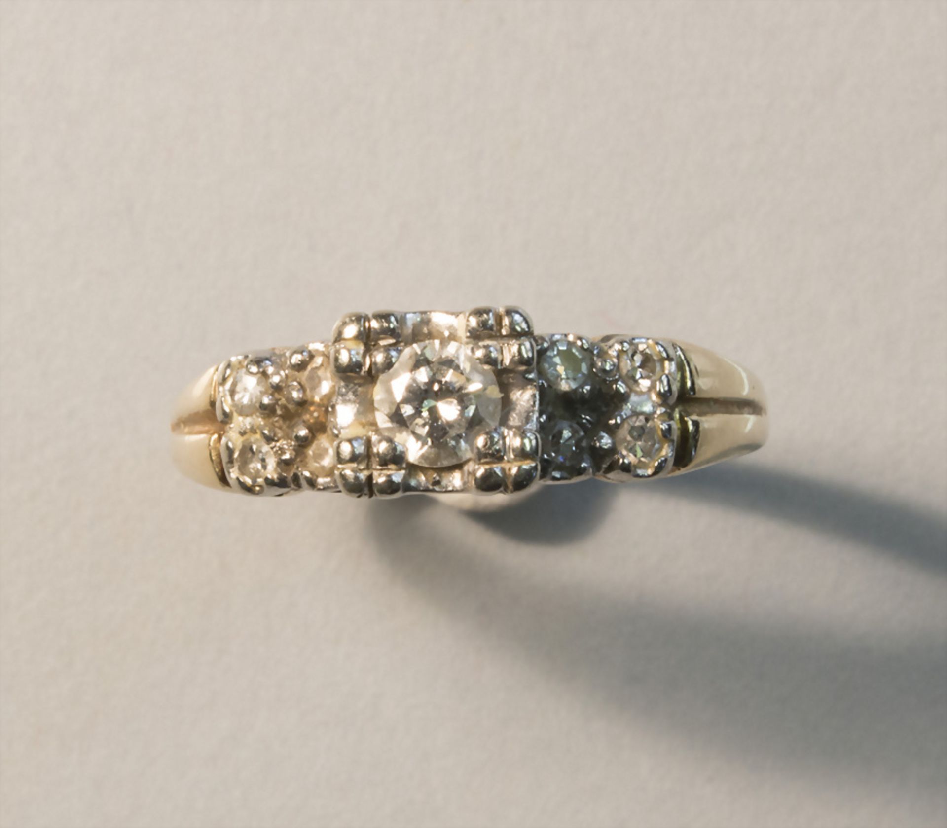 Damenring mit Brillant und Diamanten / A ladies ring with brilliant and diamonds - Image 2 of 3