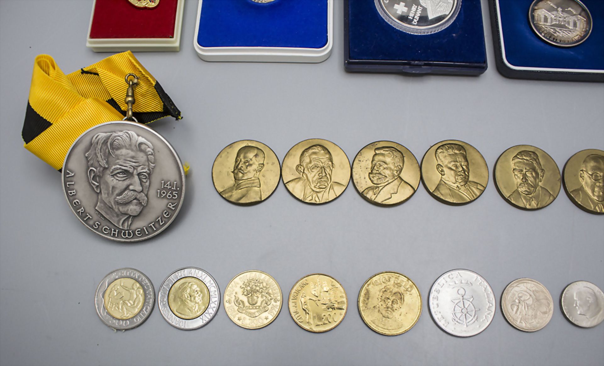 Sammlung Medaillen / A collection of medals - Bild 2 aus 5