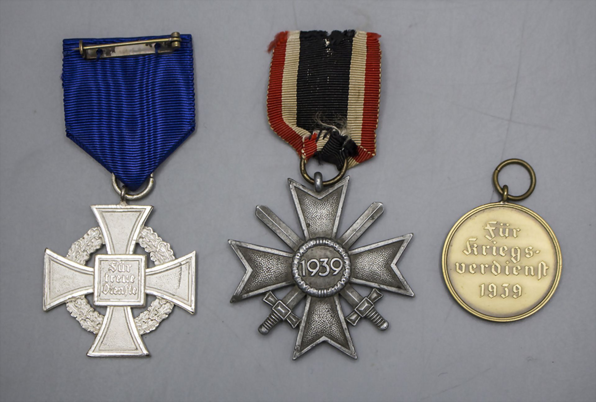 Sammlung Orden / A collection of honour medals, Drittes Reich / 2. Weltkrieg - Bild 2 aus 2