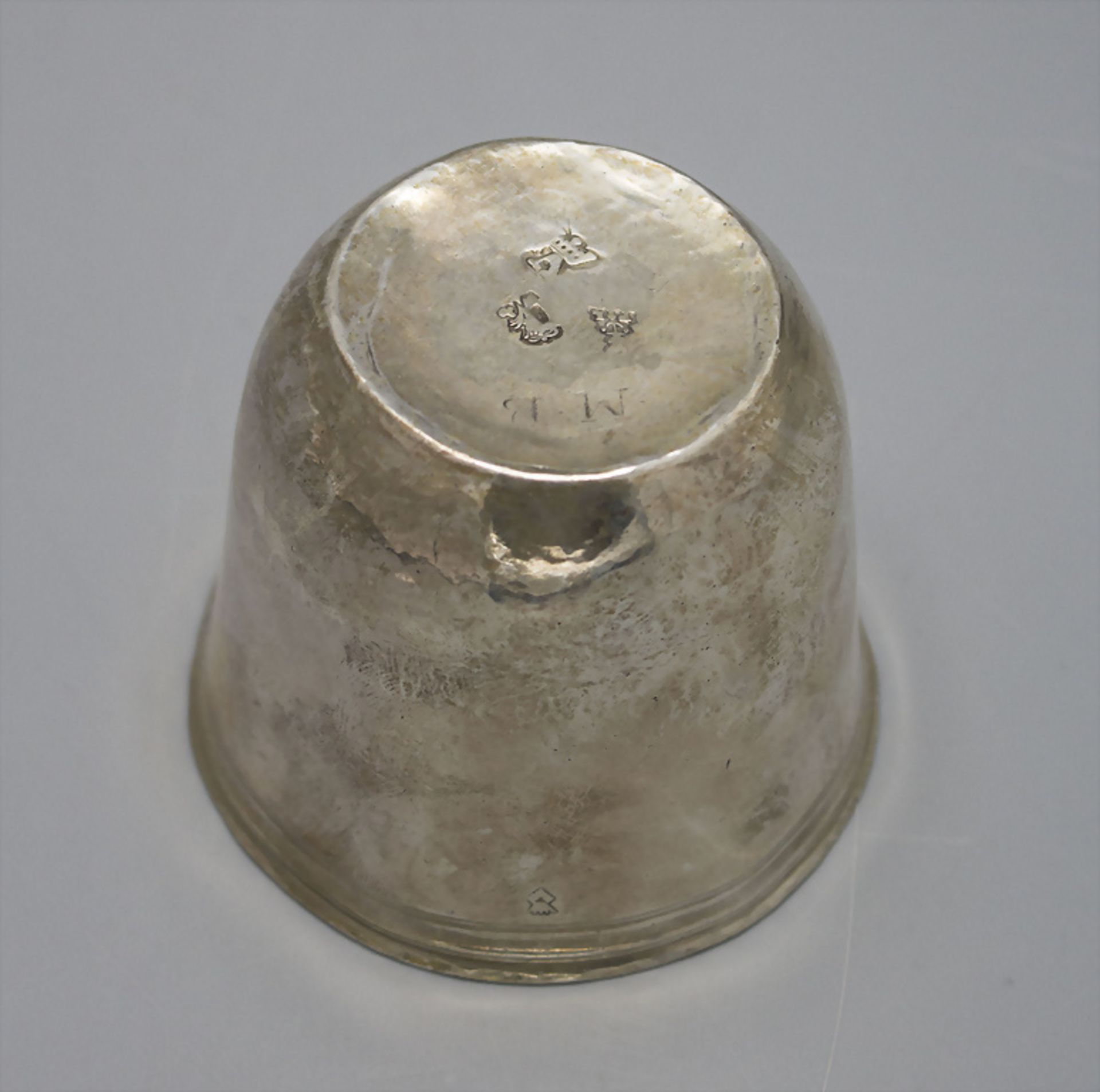 Silber Becher, Faustbecher / A silver beaker, Paris 1717 - Image 2 of 4