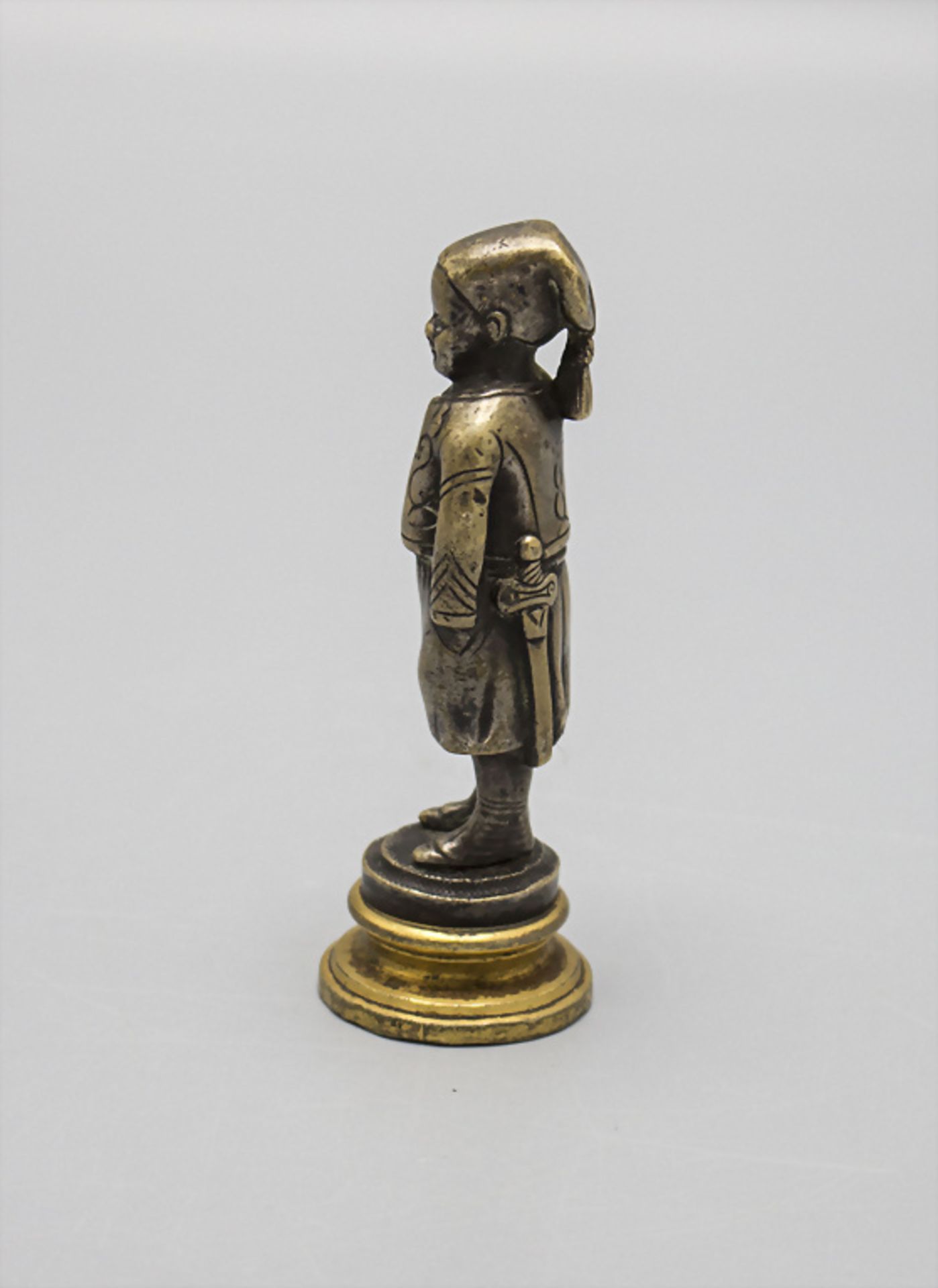 Miniatur Bronzefigur 'junger Orientale mit Schwert' als Petschaft / A miniature bronze seal ... - Image 2 of 4