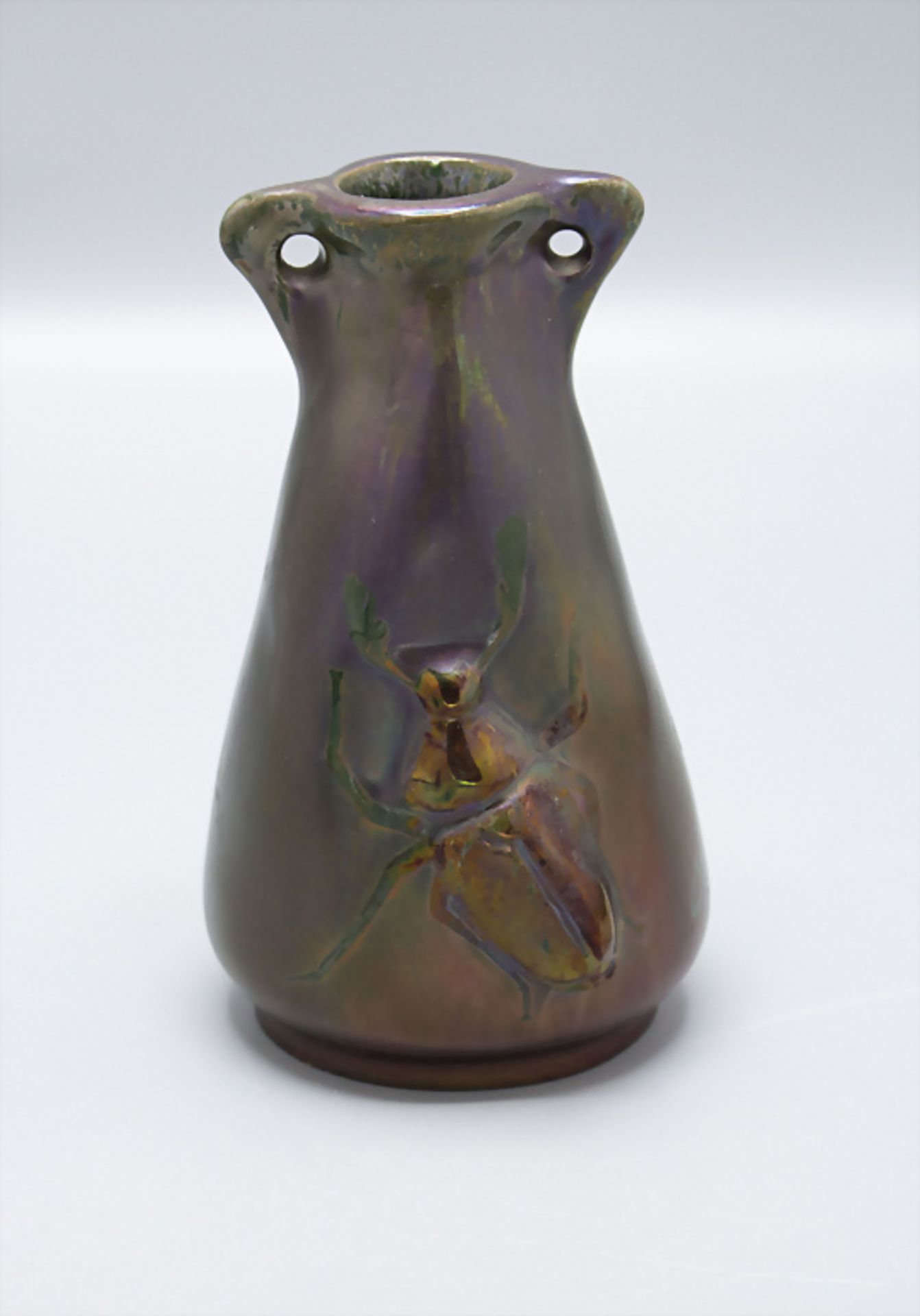 Jugendstil Vase mit Hirschkäfer / An Art Nouveau vase with a stag beetle, Montières, Amiens, ...