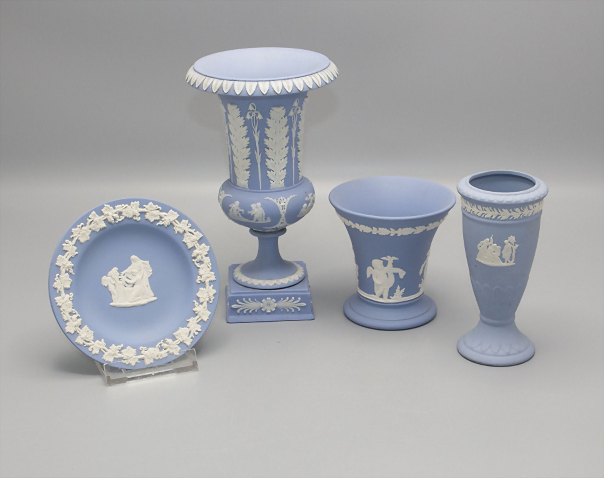 Konvolut von 4 Wedgewood Teilen / A set of 4 Wedgewood pieces, 20. Jh.