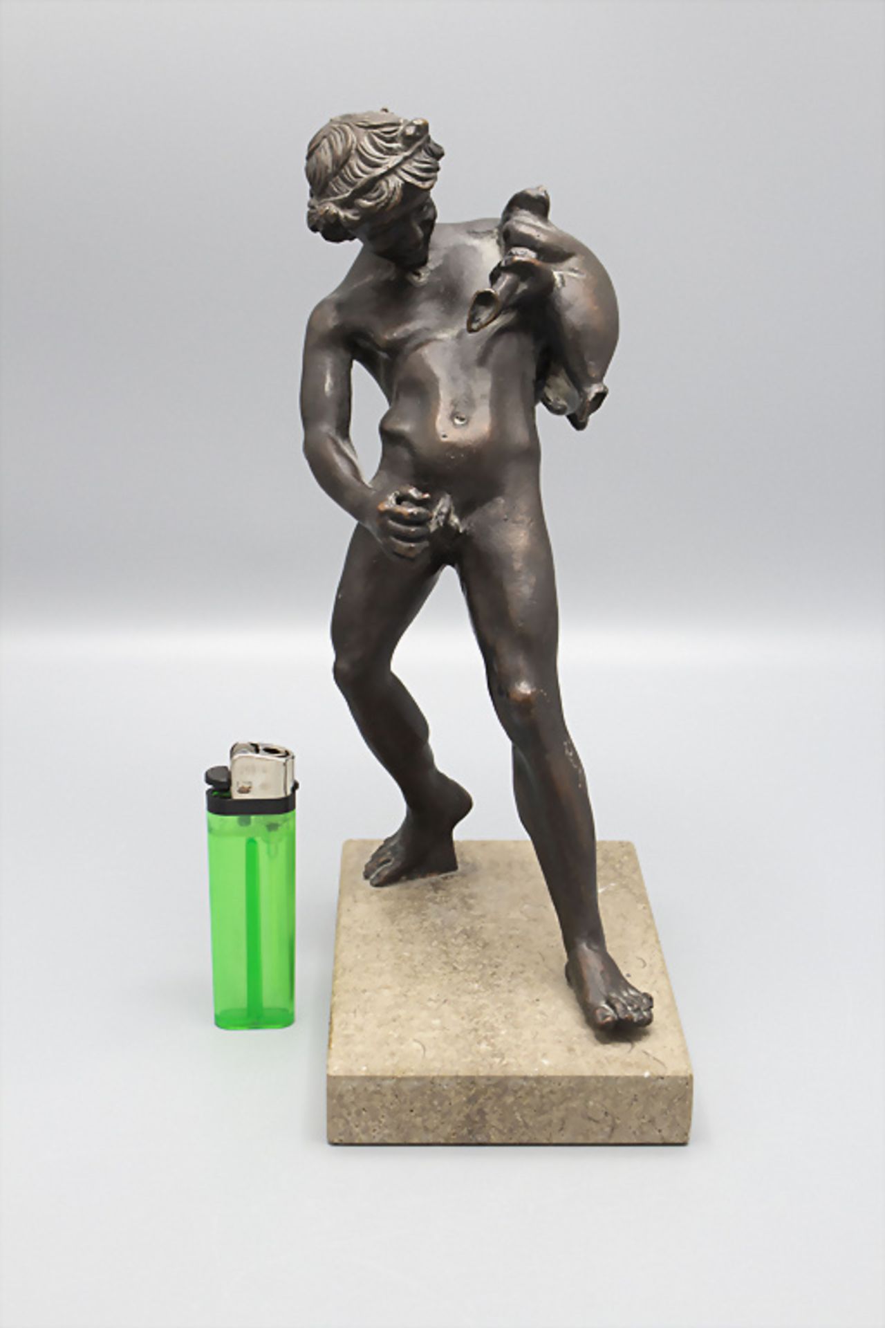 Betrunkener Satyr mit Weinschlauch / A drunken satyr with wineskin