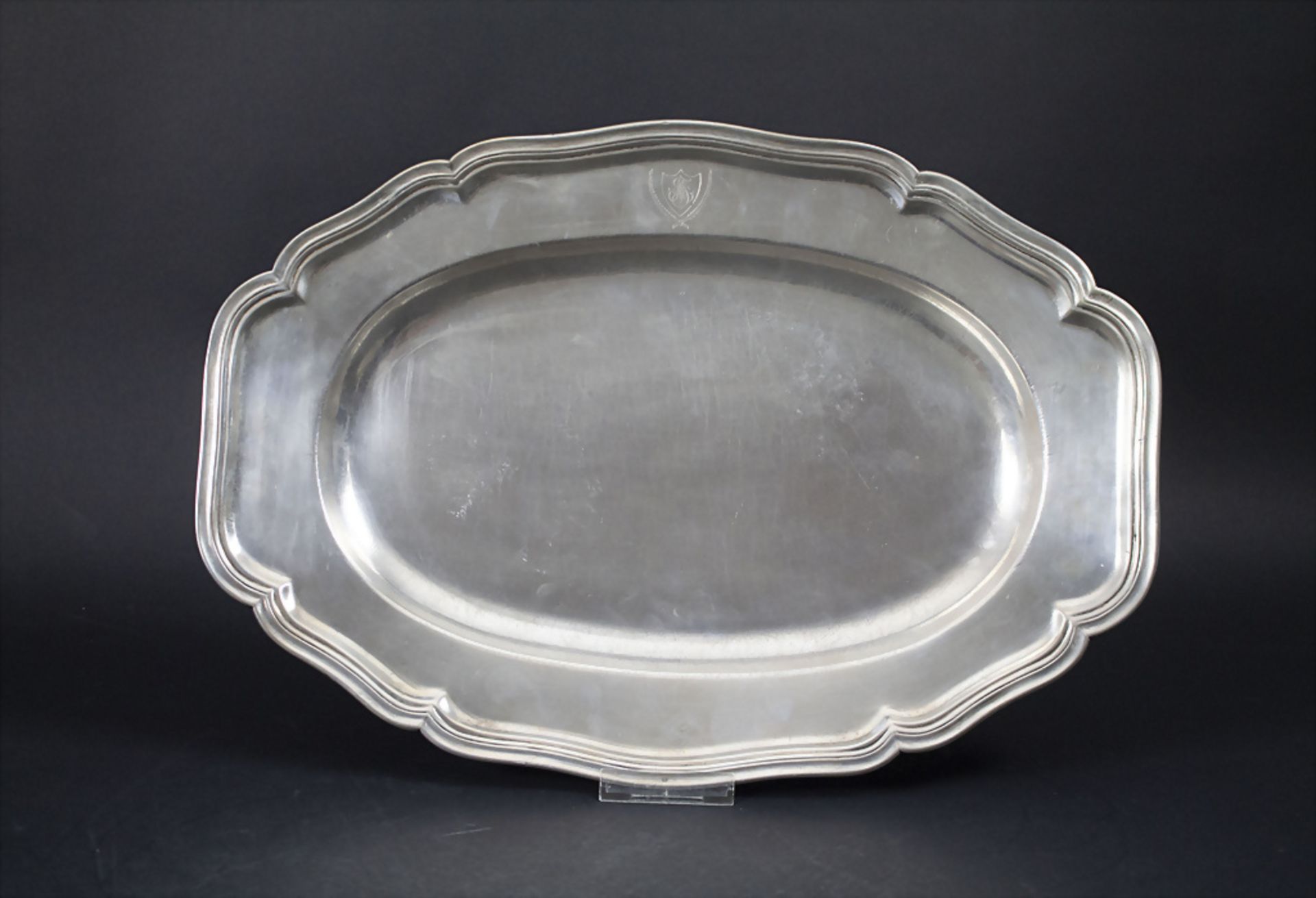 Ovale Barock Platte / A Baroque silver tray, Wien, 1747