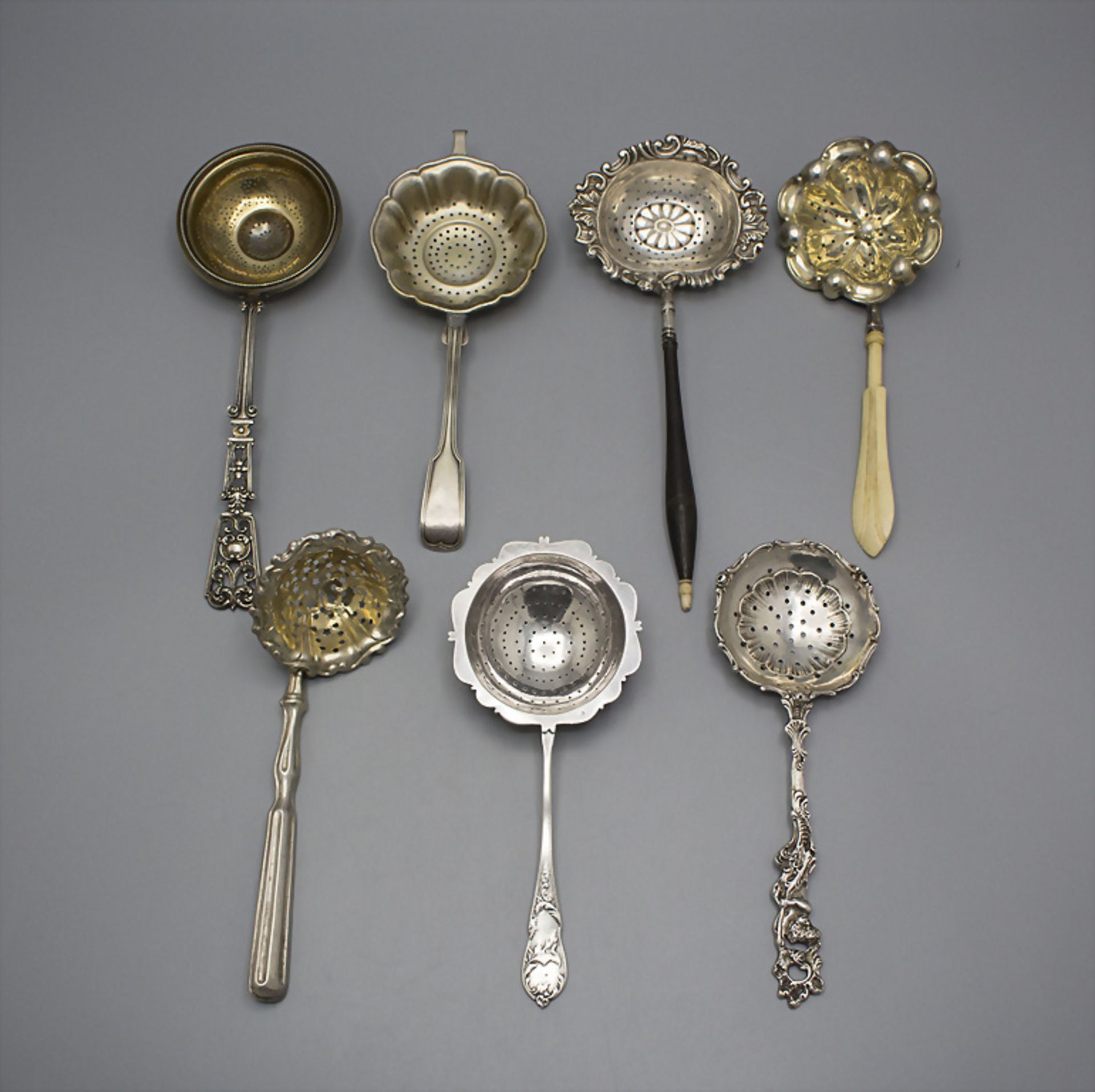 Konvolut aus 7 Teesieben / 7 silver tea strainers, 19. / frühes 20. Jh.