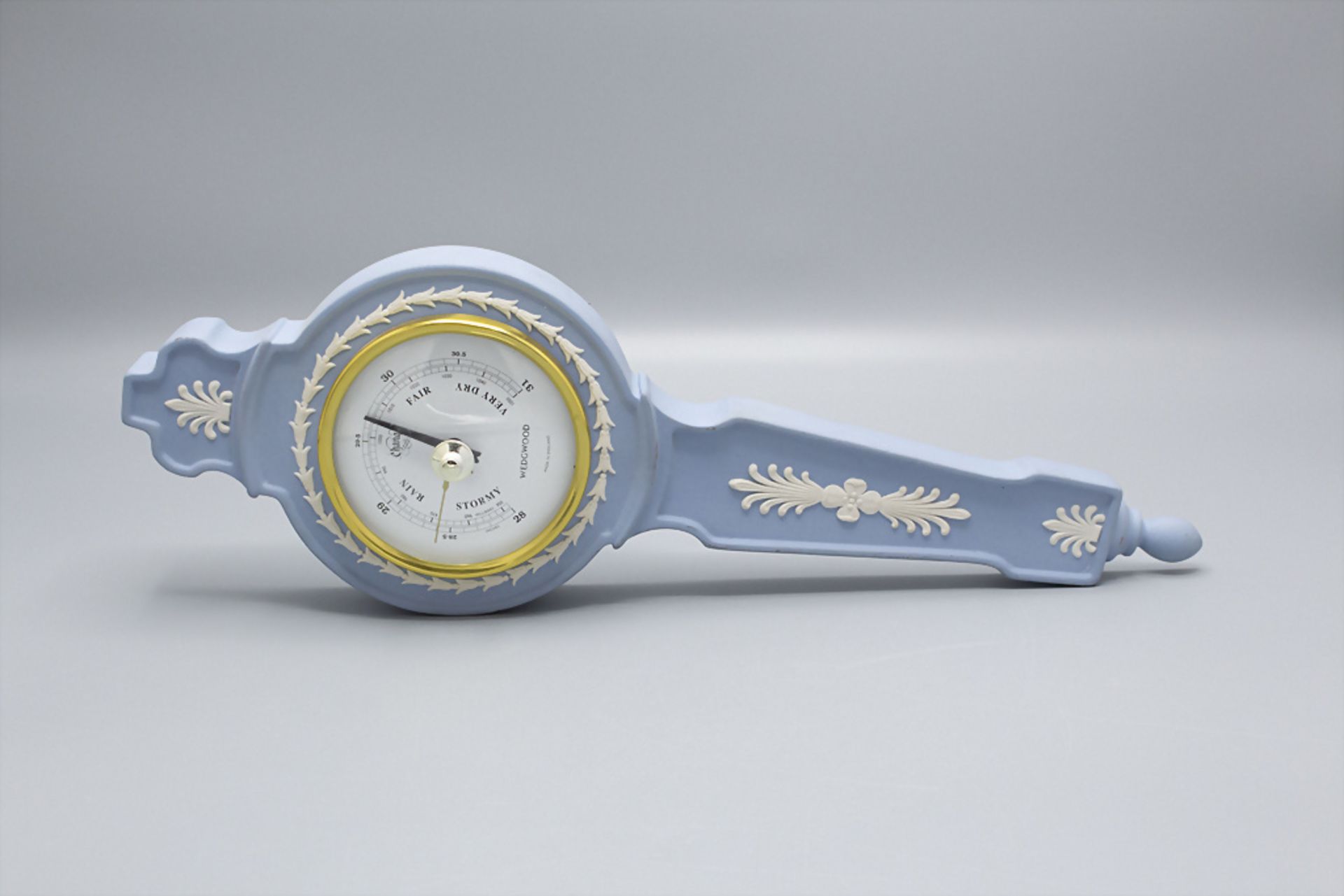 Jasperware Barometer / A blue jasperware barometer, Wedgwood, Etruria, um 1900