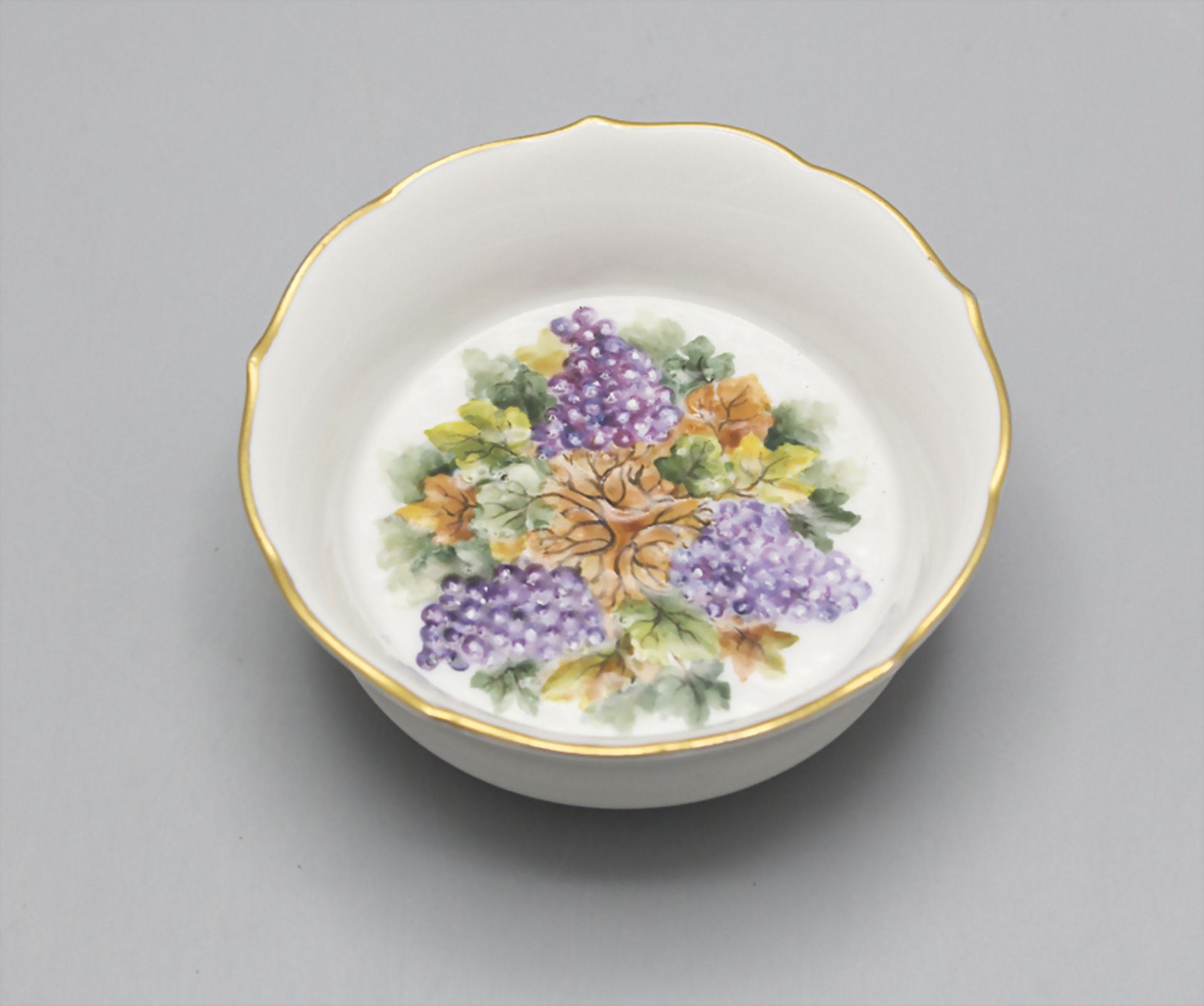 Kleine Porzellanschale / A small porcelain bowl, Meissen, 20. Jh.
