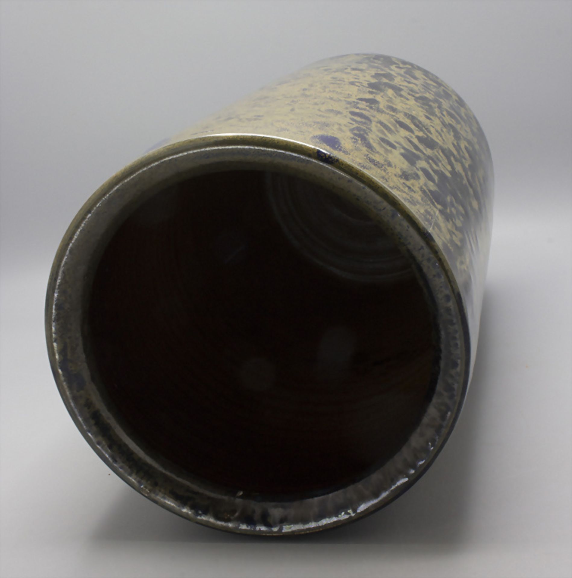 Beate Kuhn (1927-2015), Studiokeramik, zylindrische Vase, um 1970 - Bild 5 aus 6