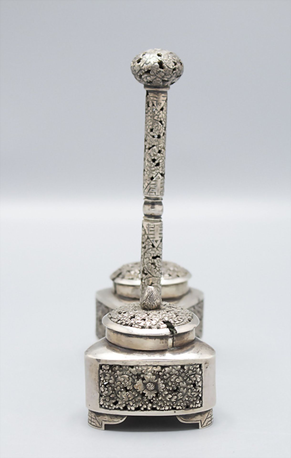 Gewürzständer / A silver cruet stand, Südostasien oder China, Anfang 20. Jh. - Bild 3 aus 6