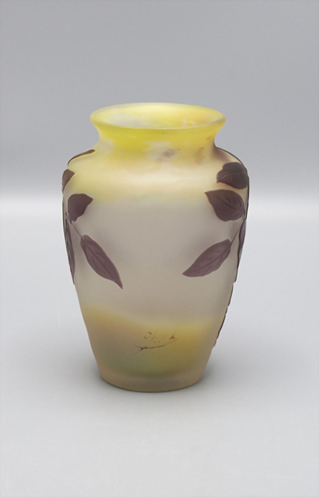 Jugendstil Balustervase mit Glyzinie / An Art Nouveau cameo glass vase with wisteria, Emile ... - Image 3 of 5