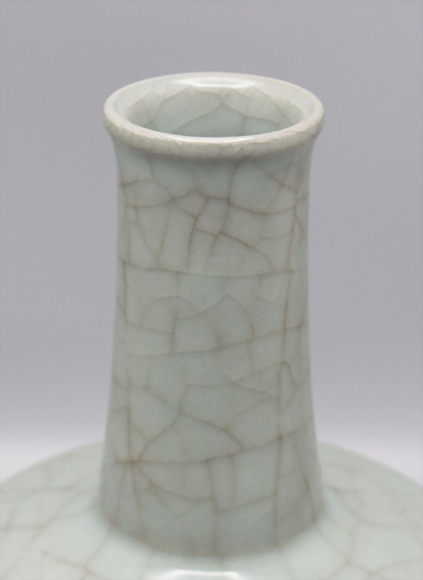 Seladonflasche / A celadon bottle, China, 18. Jh. - Image 2 of 3