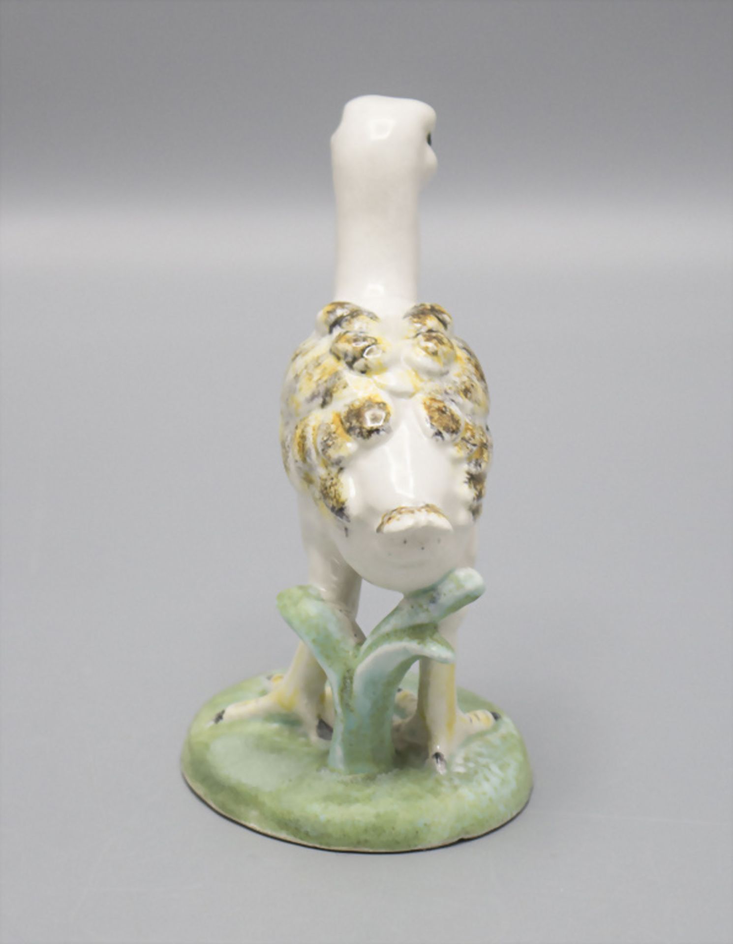 Keramikfigur 'Küken' / A ceramic figure of a chick, Eduard Klablena, Keramos, Wien, um 1918 - Image 3 of 5