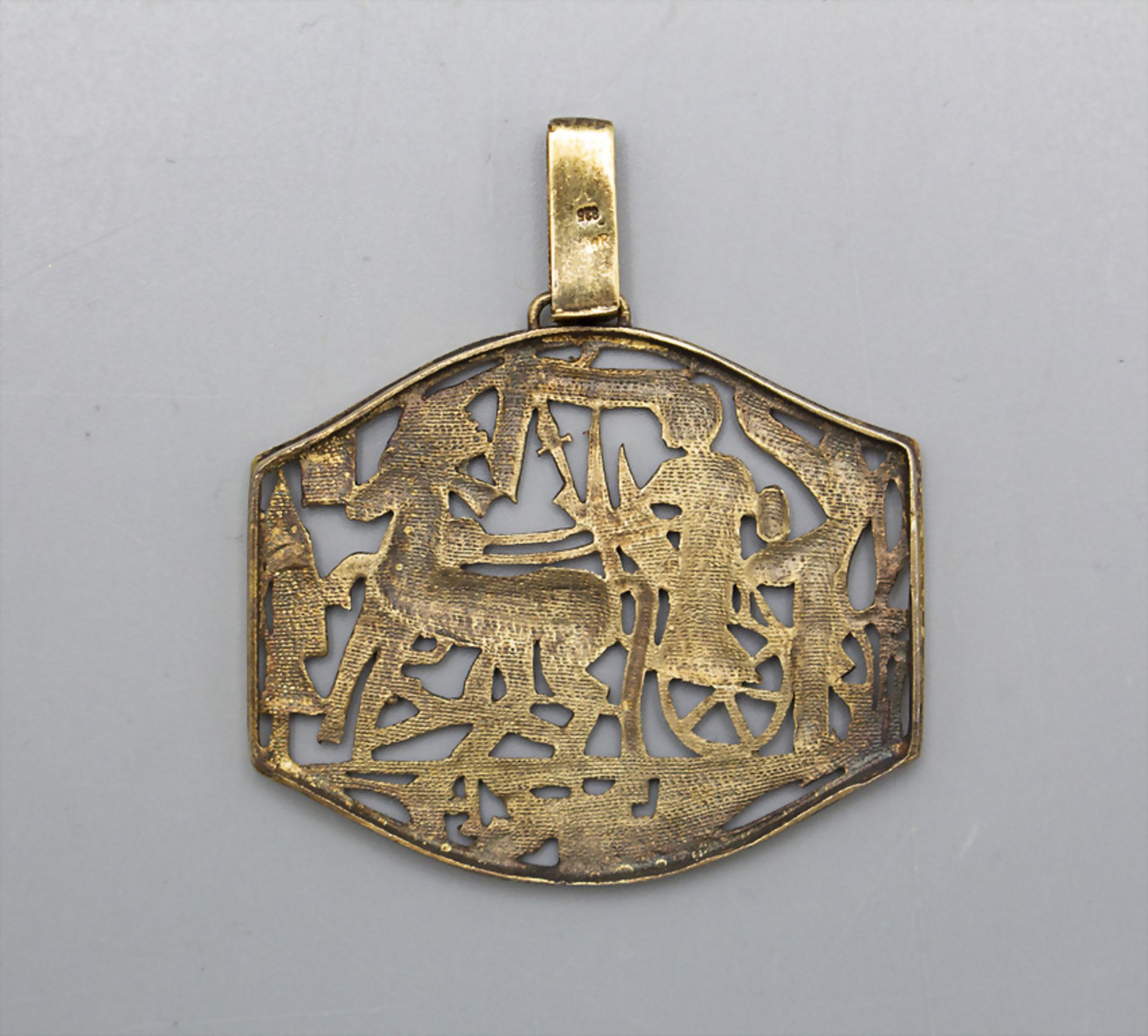 Anhänger 'Tutanchamun auf Streitwagen' / A guilded Sterling silver pendant with Tutankhamun on ... - Bild 2 aus 2