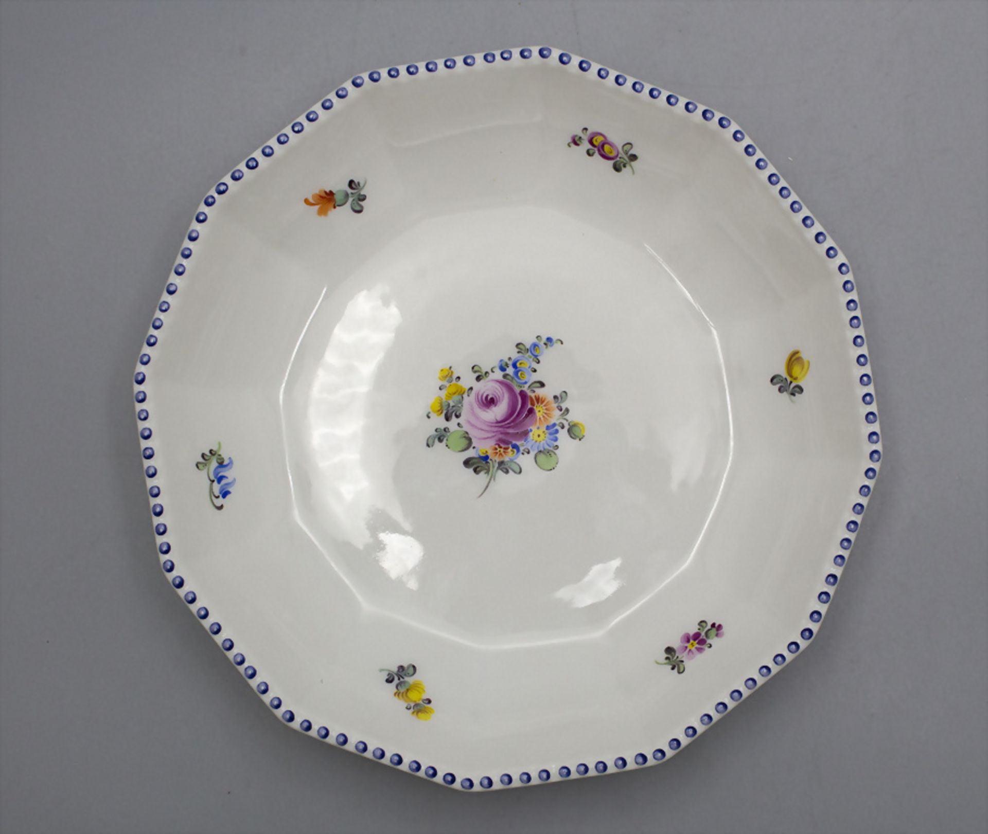 Porzellan Teller / A porcelaine plate, Nymphenburg, 20. Jh.