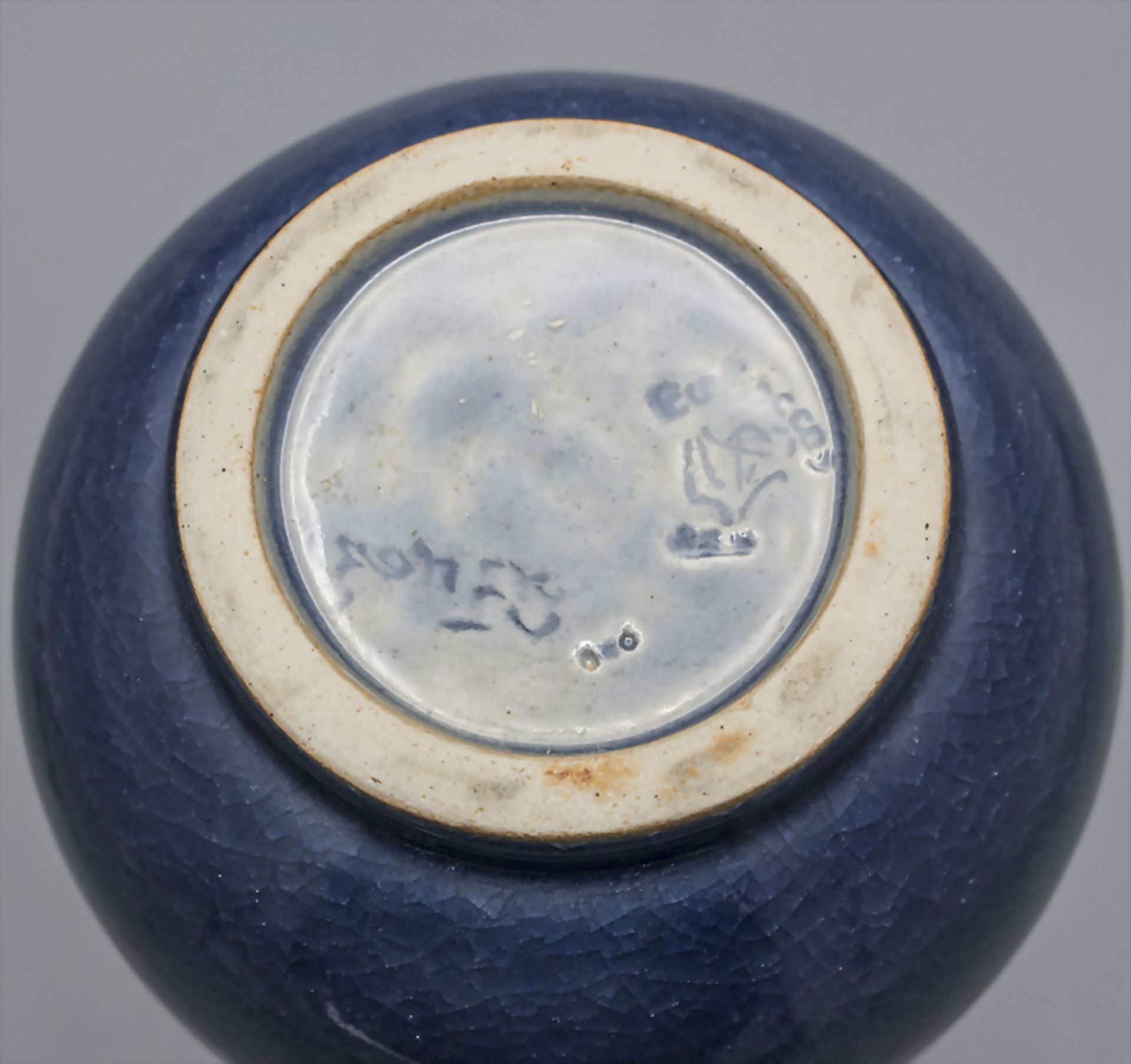 Blaue Langhalsvase / A blue long neck vase, wohl Asien - Bild 3 aus 3
