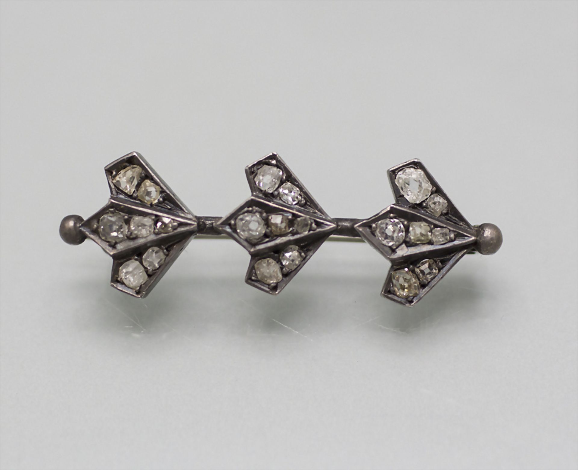 Brosche mit Diamanten / A silver brooch with diamonds, 19. Jh.