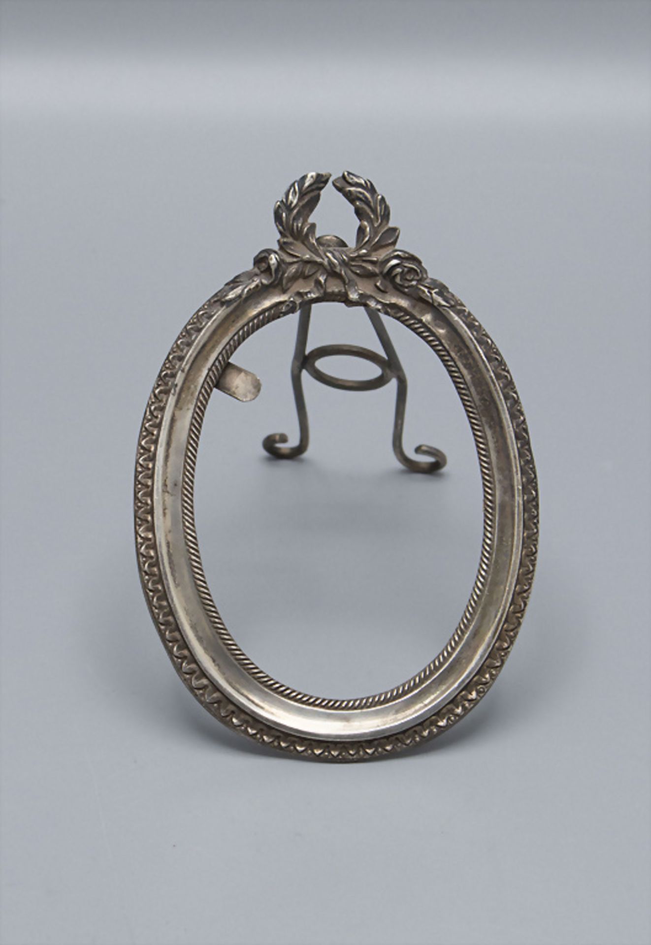 Ovaler Miniatur Silberrahmen / An oval miniature silver frame, Hènin & Cie, Paris, um 1900