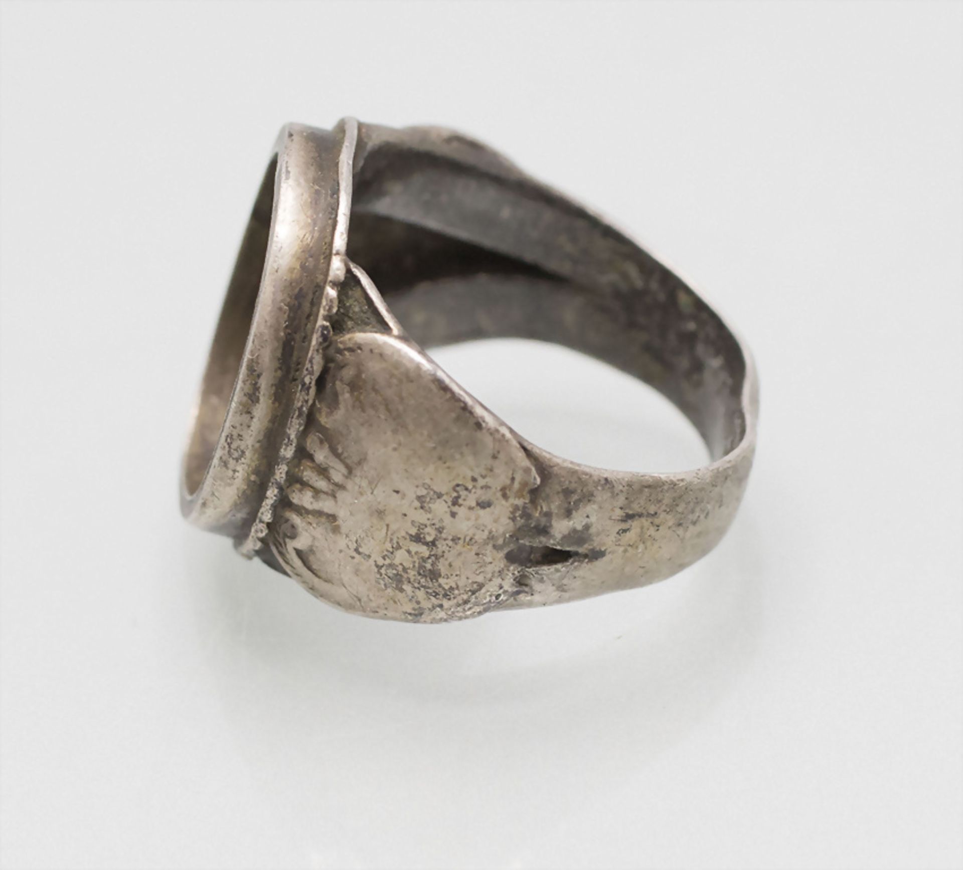 Siegelring 'Jesuskind und Priester' / A silver signet ring with Jesus as a child and a priest, ... - Image 2 of 3