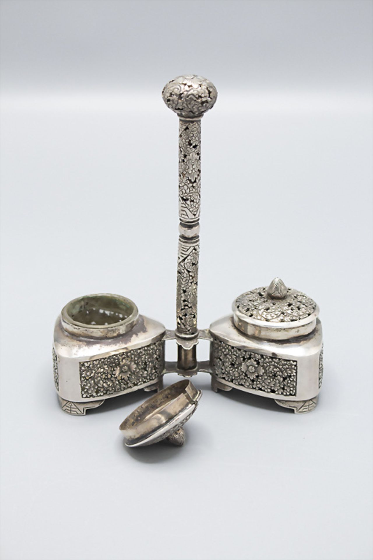 Gewürzständer / A silver cruet stand, Südostasien oder China, Anfang 20. Jh. - Bild 2 aus 6