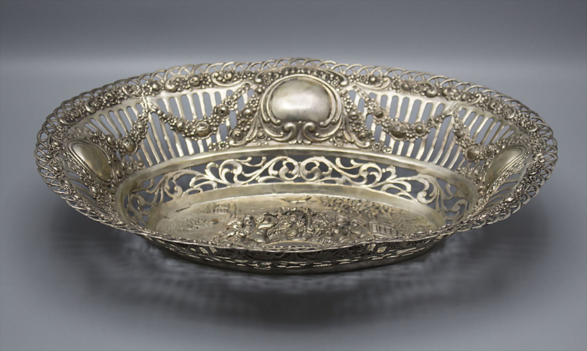 Korbschale mit Kindern / A silver bowl with children, Hanau, um 1900 - Bild 2 aus 5