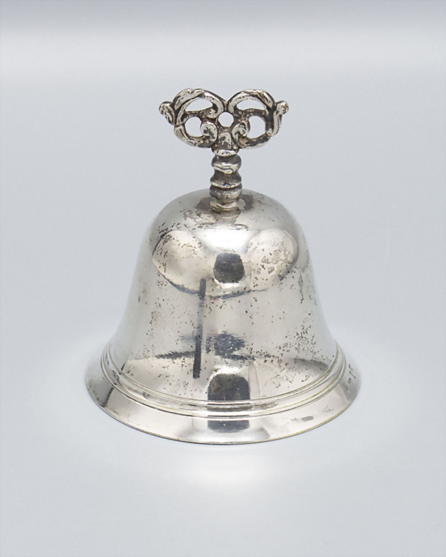 Tischglocke / A silver table bell, um 1900