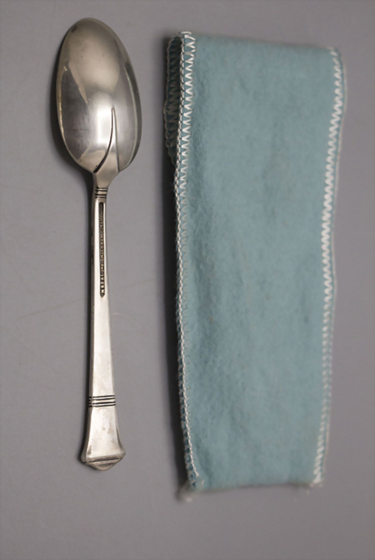 Kleiner Silberlöffel im Original-Etui / A small silver spoon in a box, Tiffany & Co, 20. Jh. - Bild 2 aus 3