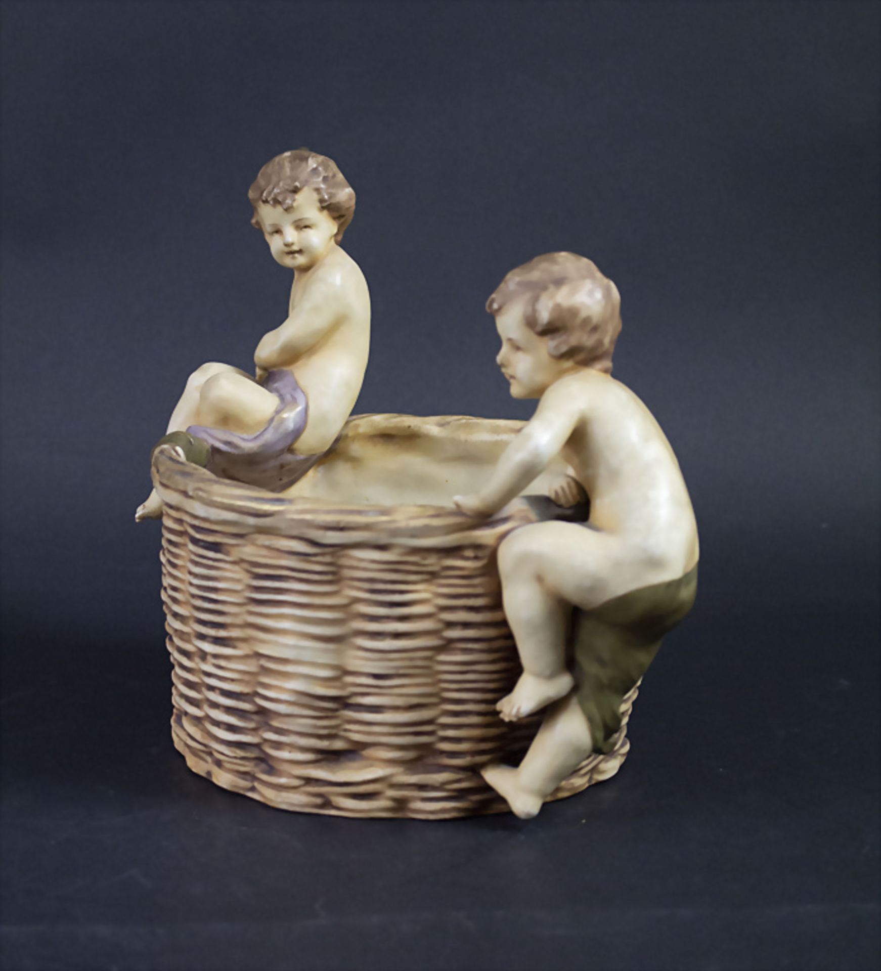 Figürliche Korbschale / Cachepot / A figural basket shaped bowl, Amphora-Werke, Turn-Teplitz, ... - Bild 2 aus 7