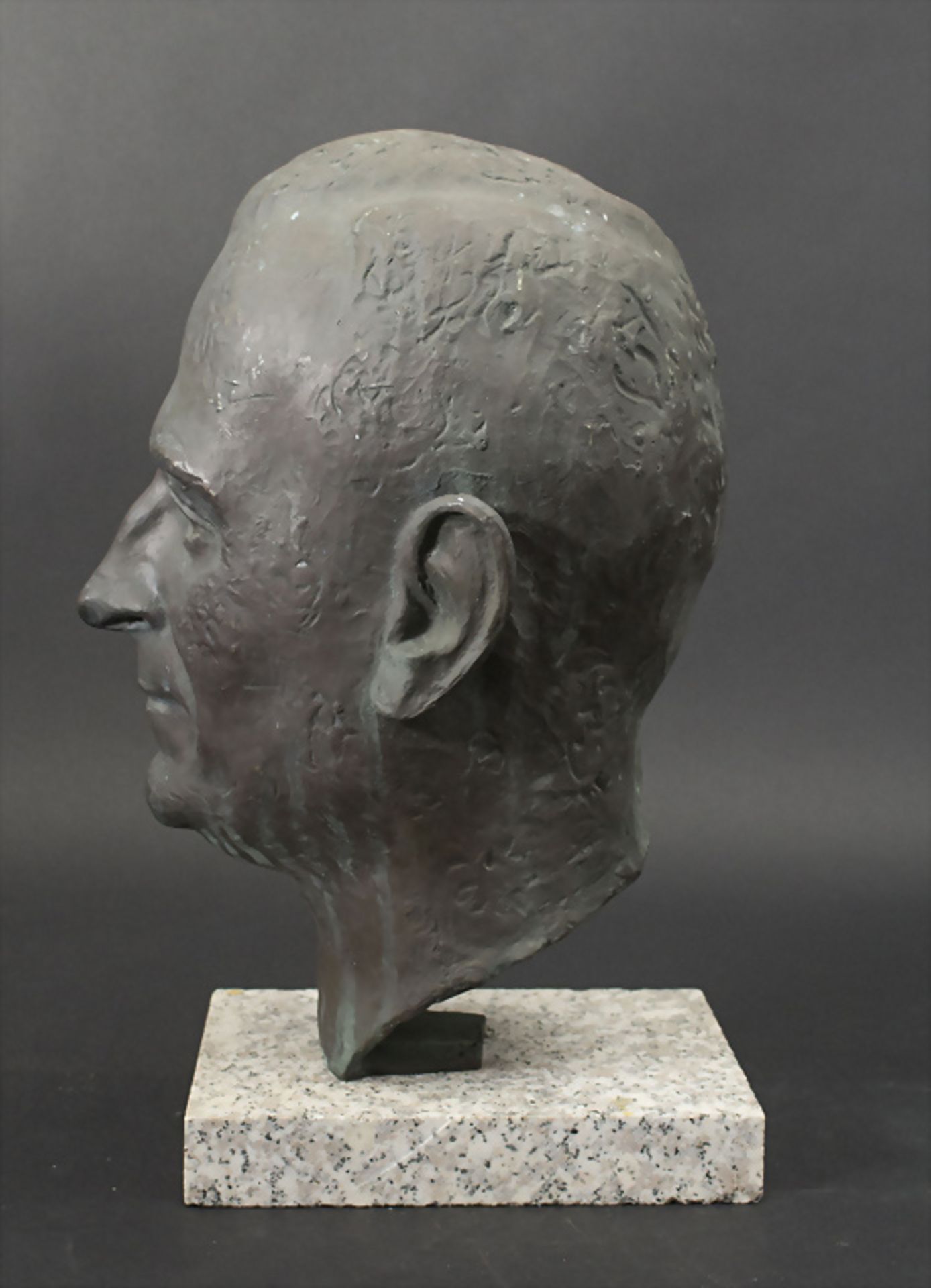 Erwin MISCH (1909 - ?), 'Porträtbüste eines Herrn' / A bronze 'Portrait bust of a gentleman', 1950 - Bild 4 aus 5