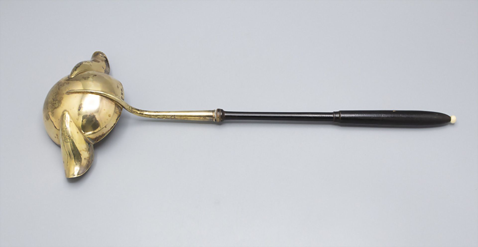 Biedermeier Kelle mit doppeltem Ausguss / A Biedermeier silver ladle, deutsch, um 1820 - Image 2 of 3