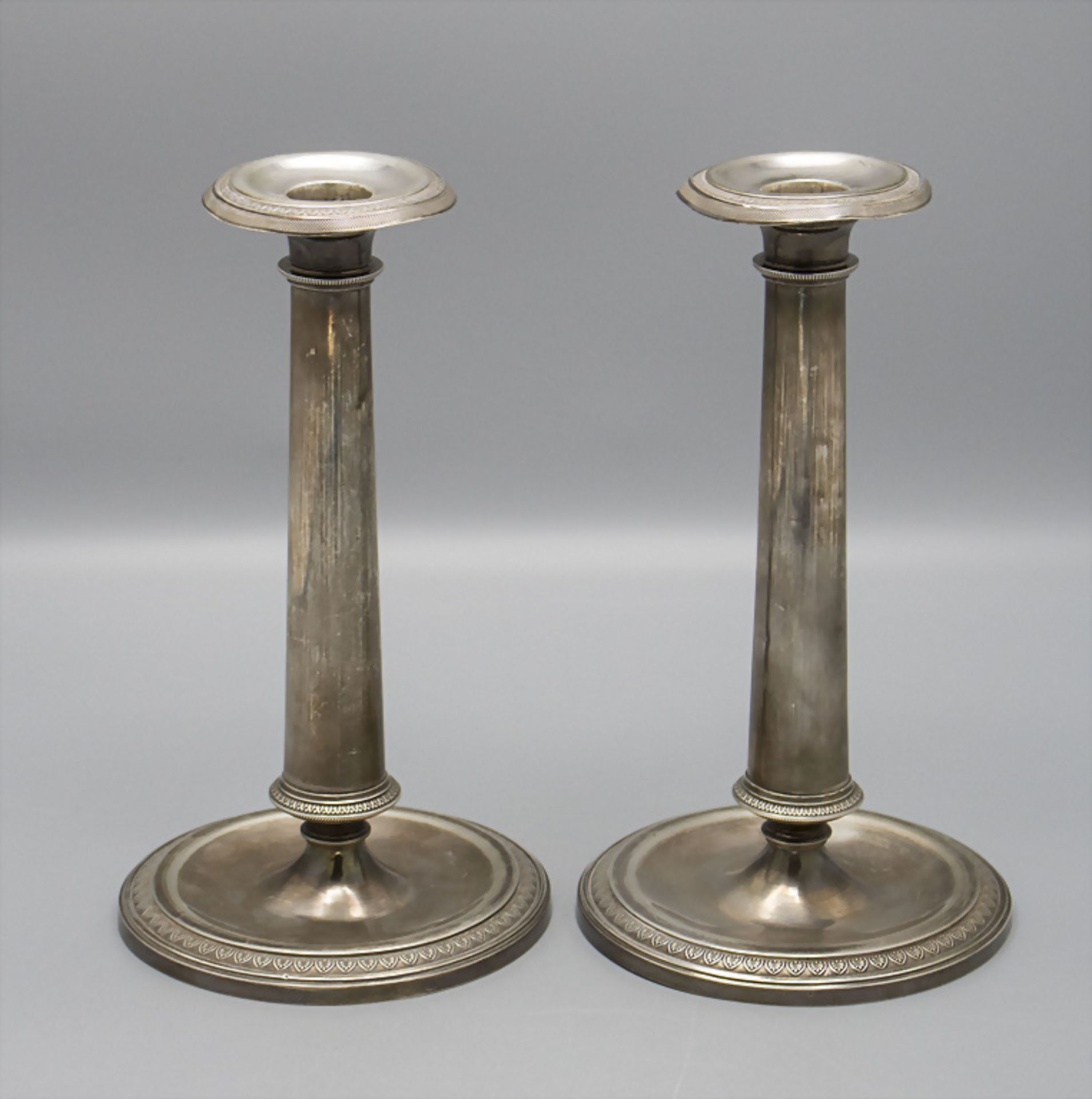 Paar Empire Kerzenleuchter / A pair of Empire silver candlesticks, Francisco Turquet, ...