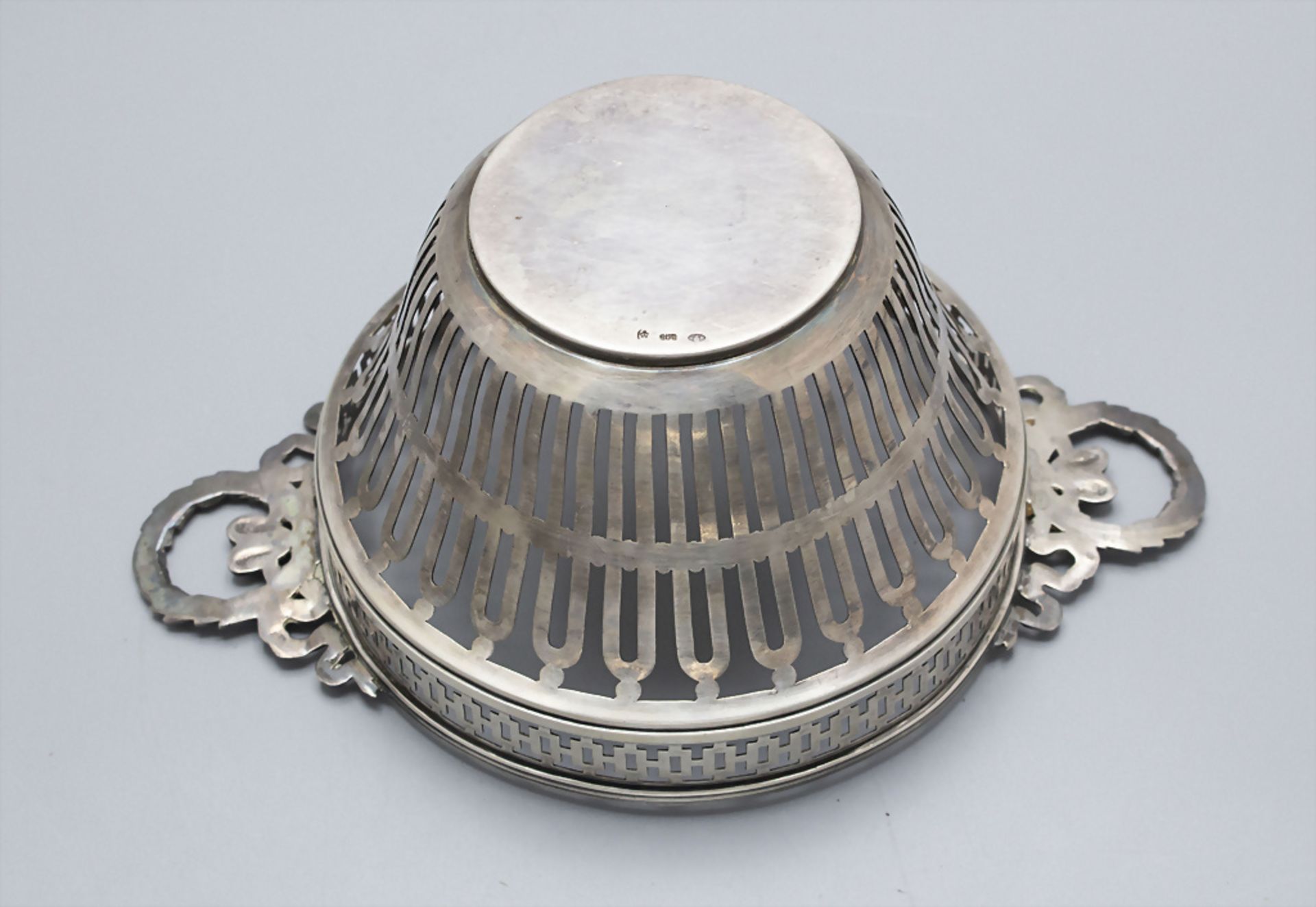 Korbschale mit Handhaben / A silver basket with handles, Martin Mayer, Mainz, um 1900 - Bild 3 aus 4