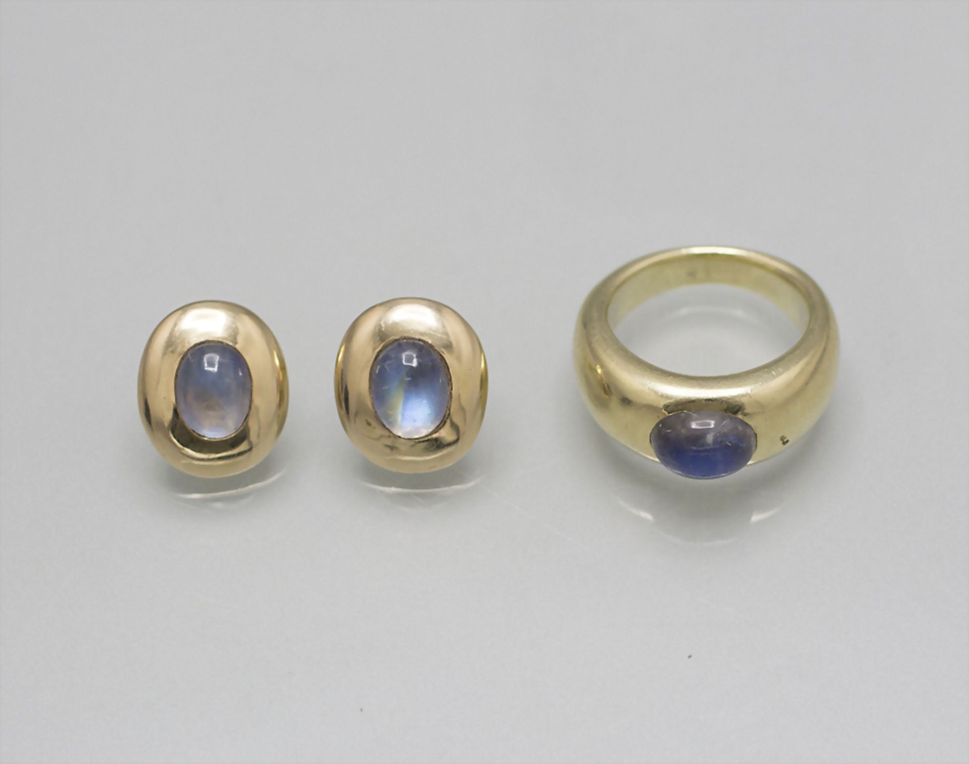 Mondstein Damenring mit Ohrsteckern / A 14 ct gold ladies ring and earrings with moonstones