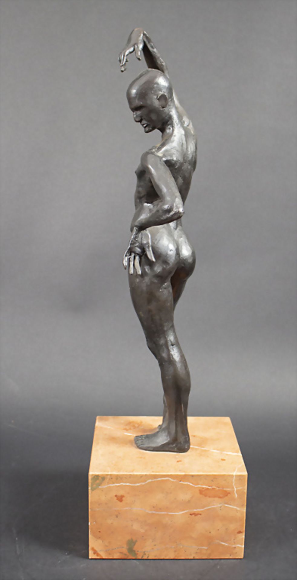 Nicolas Lavarenne (geb. 1953 in Chamalières), Bronzeskulptur 'Männlicher Akt' / A bronze ... - Image 6 of 8