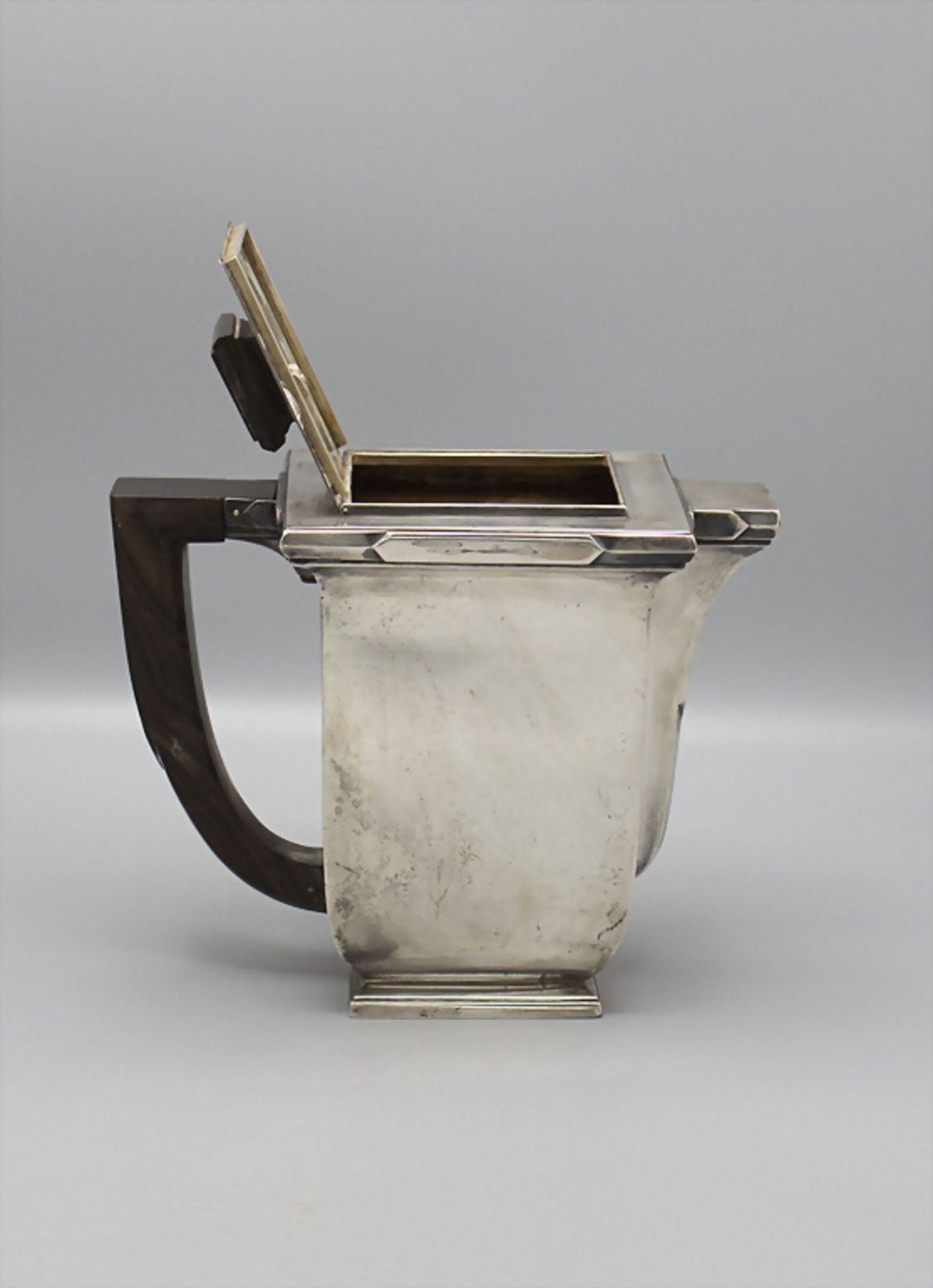 Art Déco Kaffekanne / An Art Deco silver coffee pot, Maison Aschwege, Paris, um 1925 - Image 4 of 7